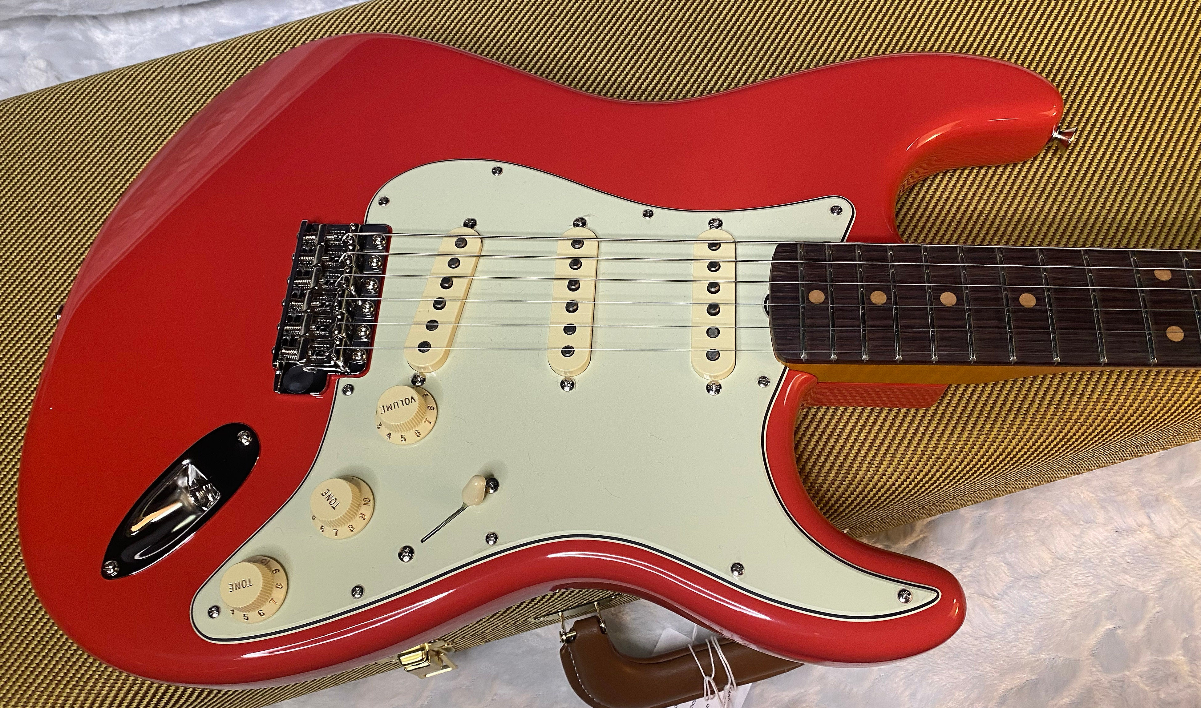 NEW! Fender Limited Edition American Vintage II 1961 Stratocaster - Fiesta Red - FSR Fender Special Run - 7.9lbs - Authorized Dealer - G05776