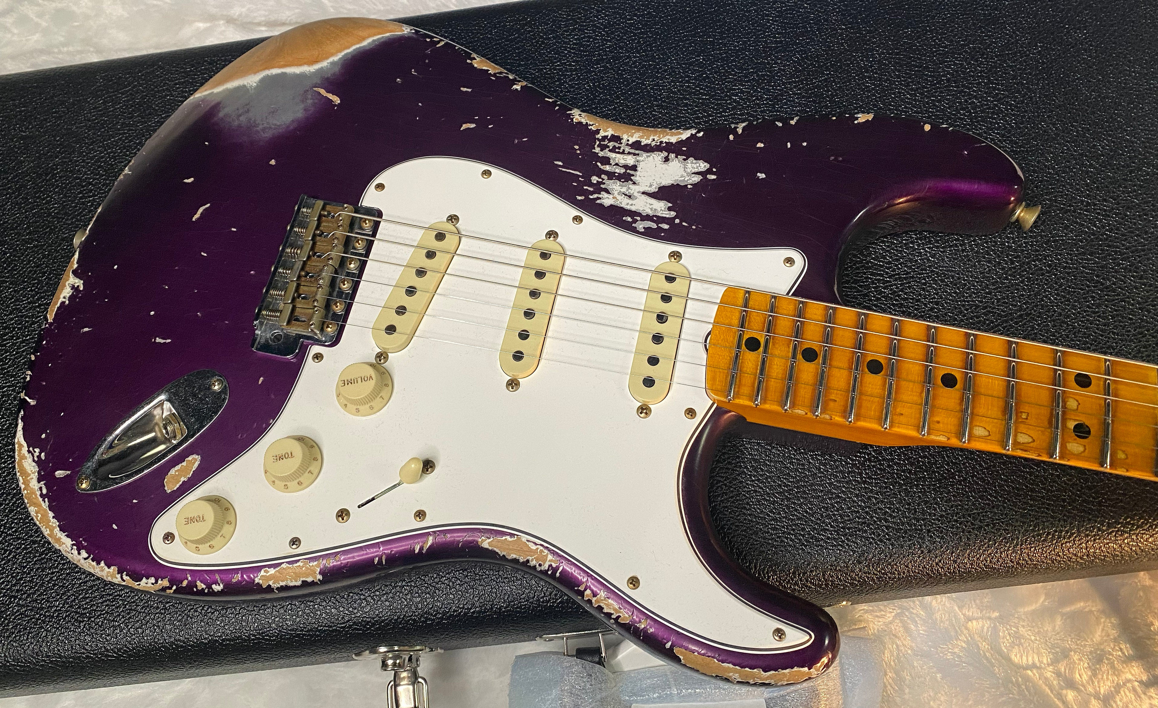 NEW! Fender Custom Shop Special Run '69 Stratocaster Heavy Relic - Handwound P/U's - Aged Plum - Reverse Headstock - 7.8lbs - Authorized Dealer - One OFF! SUPRE RARE! G06592