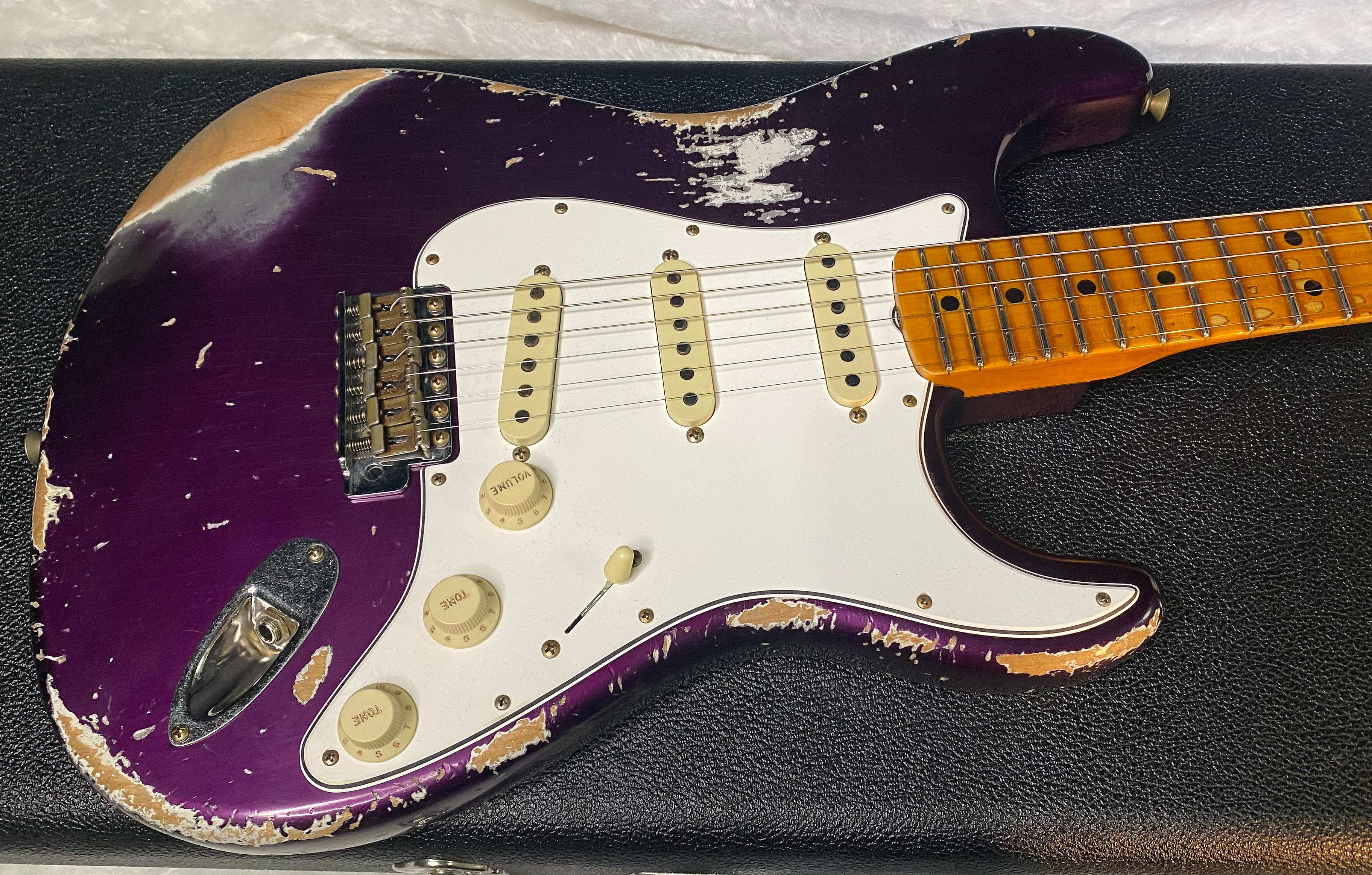 NEW! Fender Custom Shop Special Run '69 Stratocaster Heavy Relic - Handwound P/U's - Aged Plum - Reverse Headstock - 7.8lbs - Authorized Dealer - One OFF! SUPRE RARE! G06592