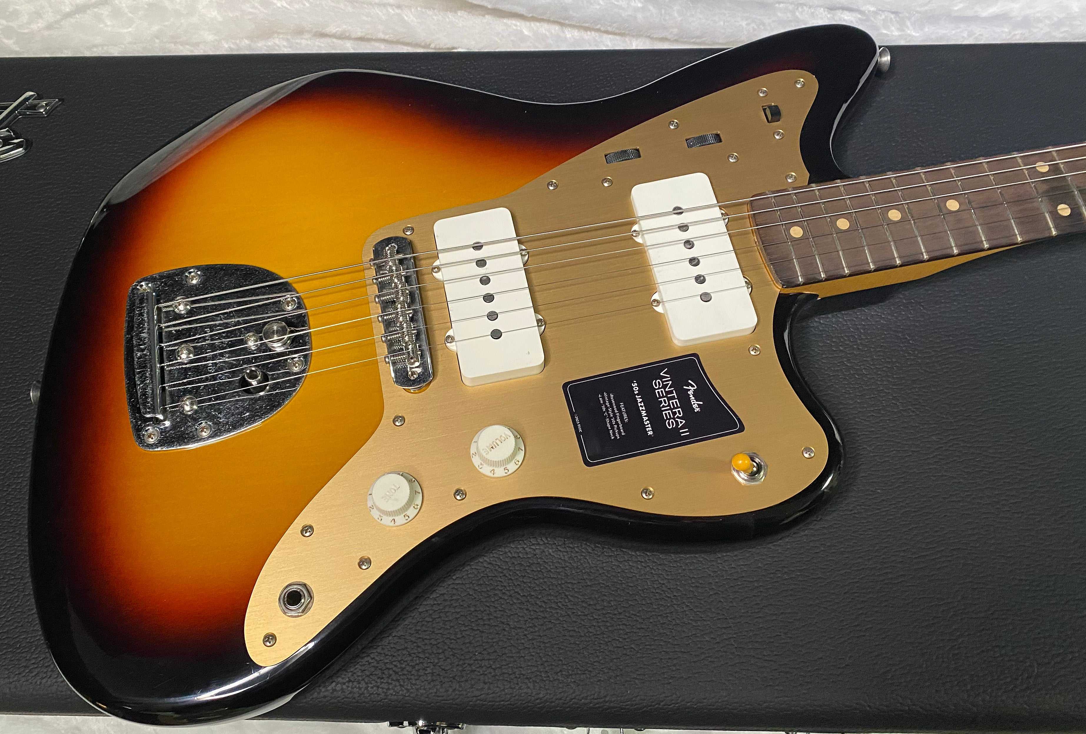NEW! Fender Limited Edition Vintera II Road Worn '50s Jazzmaster - 3-Color Sunburst - Authorized Dealer - 7.5lbs - G06593