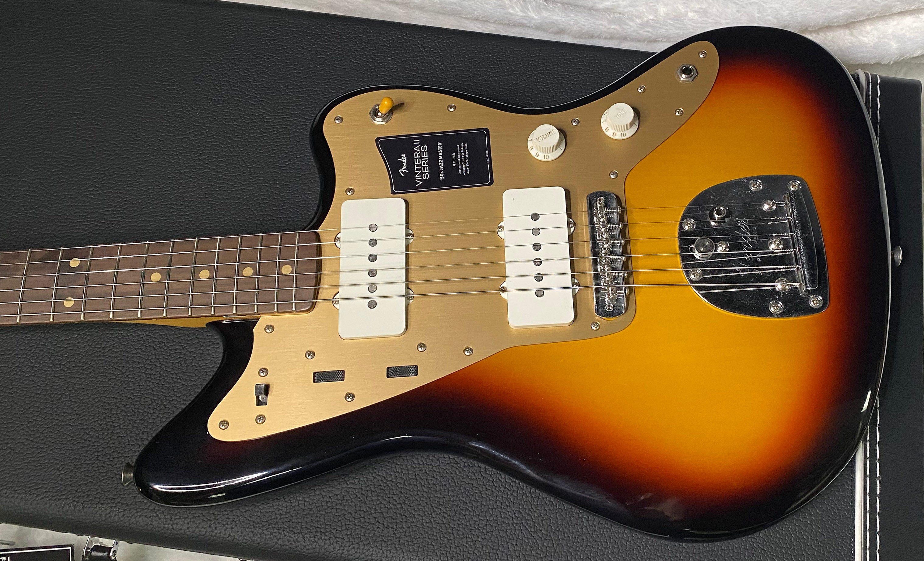 NEW! Fender Limited Edition Vintera II Road Worn '50s Jazzmaster - 3-Color Sunburst - Authorized Dealer - 7.5lbs - G06593