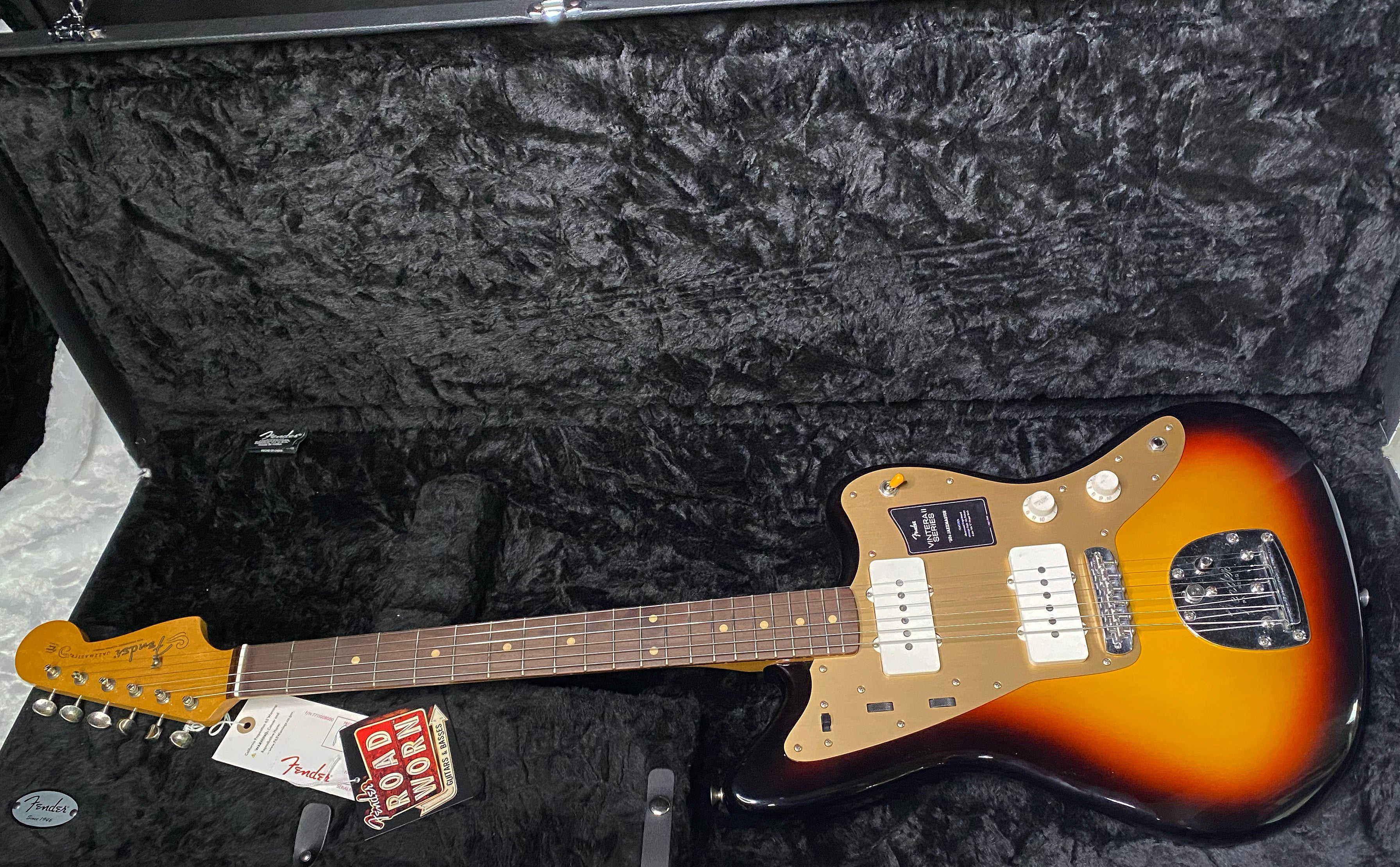 NEW! Fender Limited Edition Vintera II Road Worn '50s Jazzmaster - 3-Color Sunburst - Authorized Dealer - 7.5lbs - G06593