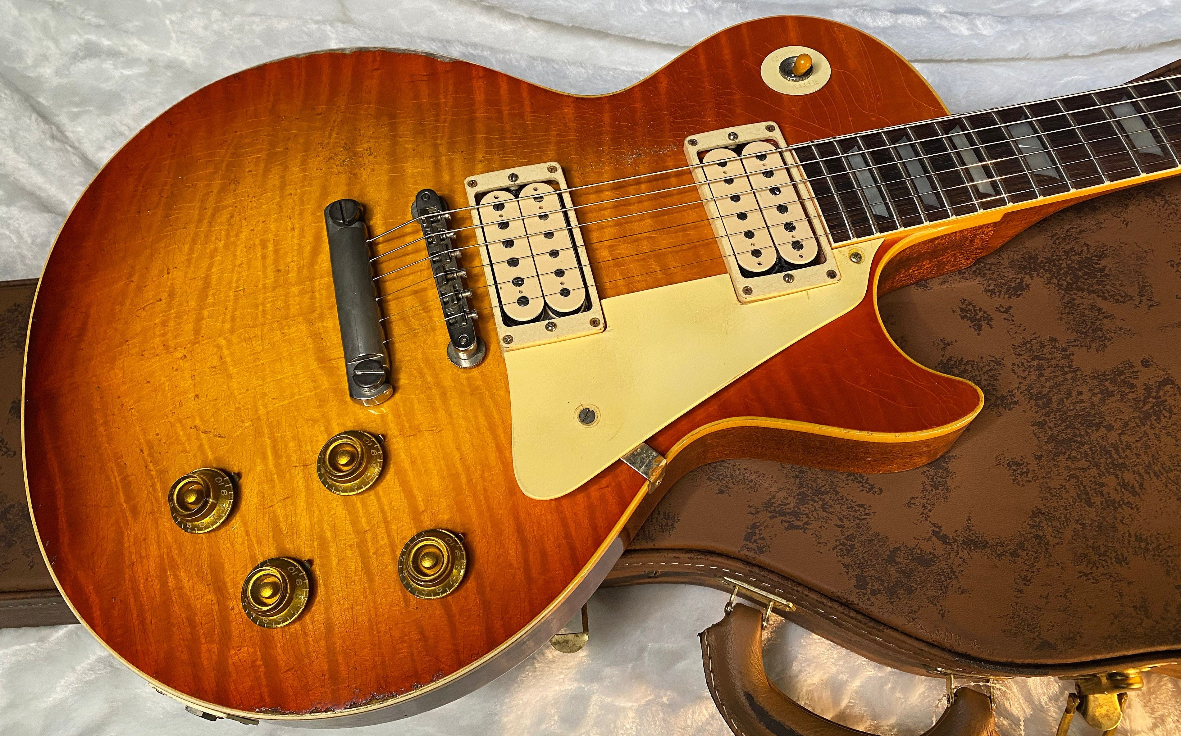 NEW! Gibson Custom 1959 Les Paul Standard Resissue Electric Guitar - Beauty of the Burst #86 Heavy Aged - Authorized Dealer - ONLY 7.9lbs!! G06599