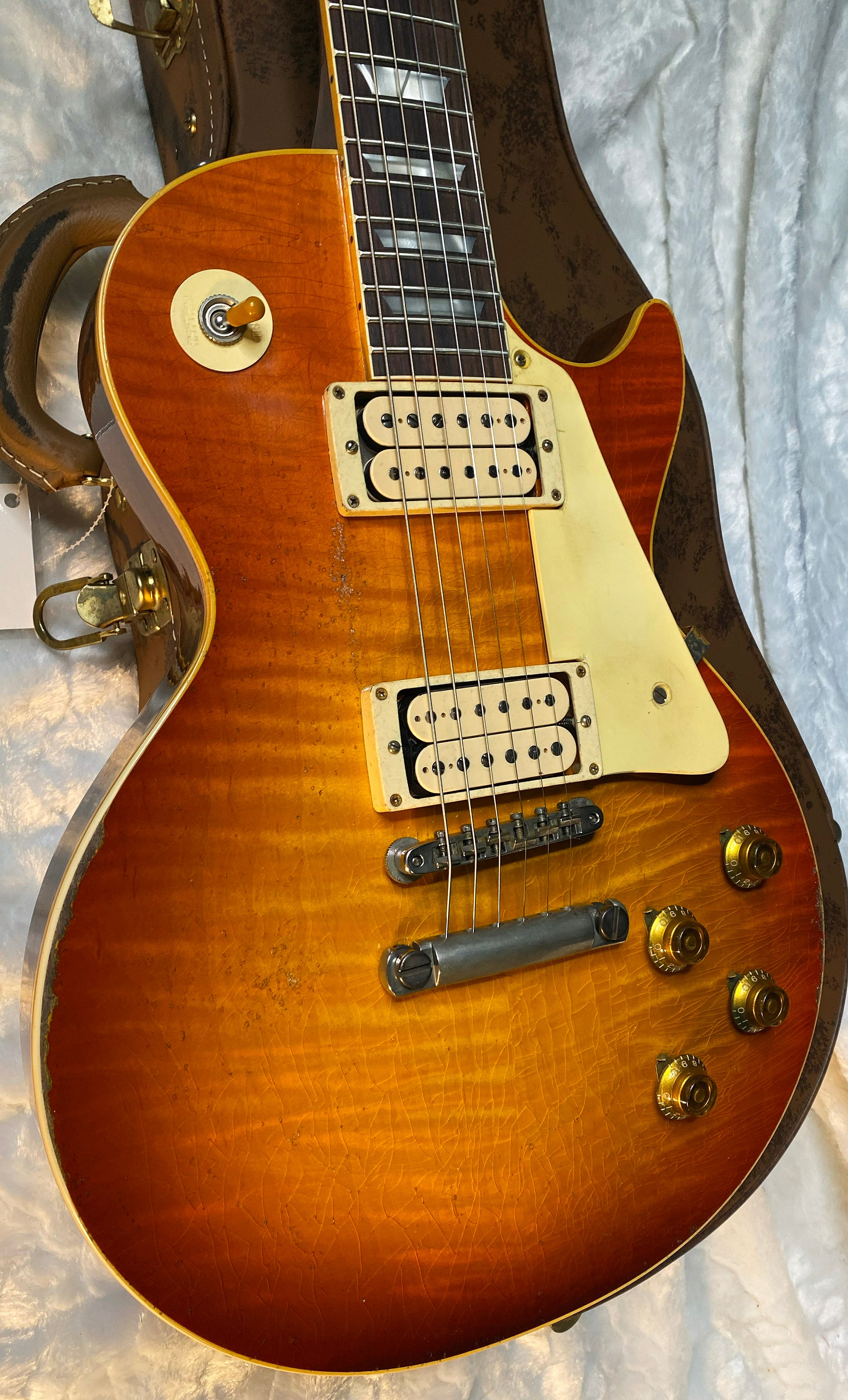NEW! Gibson Custom 1959 Les Paul Standard Resissue Electric Guitar - Beauty of the Burst #86 Heavy Aged - Authorized Dealer - ONLY 7.9lbs!! G06599