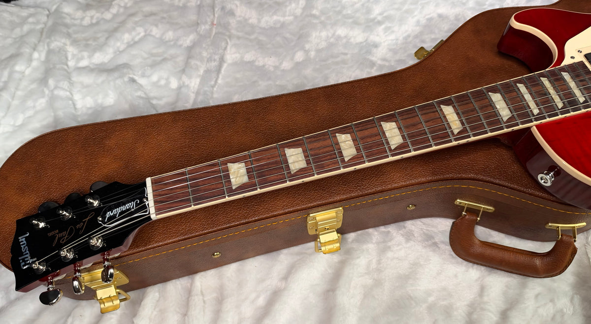 NEW ! Gibson Les Paul Standard '60s - Beautiful AAA Flame - Factory Sunburst (custom shop finish) - Bizarre Guitar Limited Edition - 9 lbs - Authorized Dealer - G07929