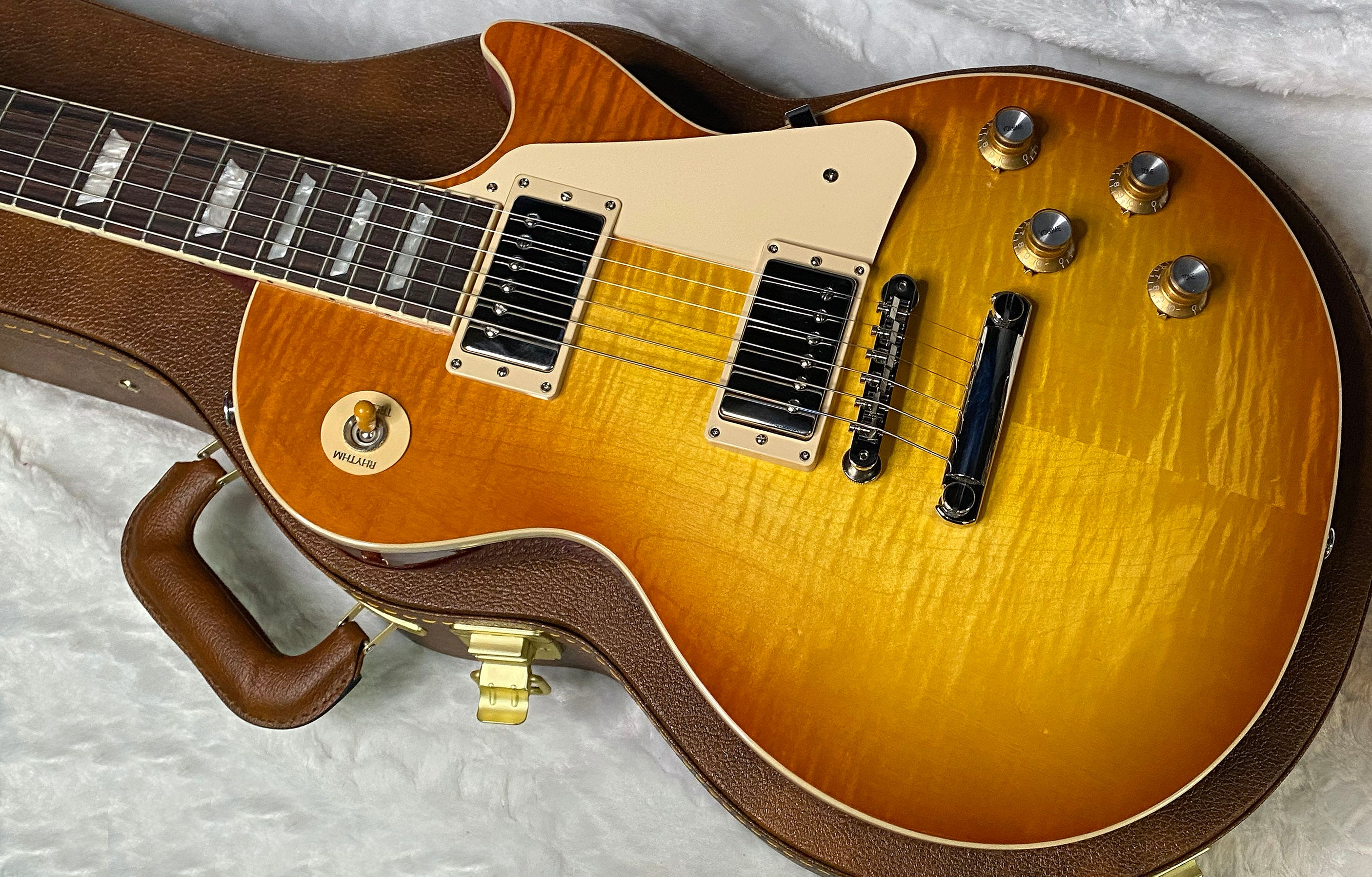 NEW ! Gibson Les Paul 60's Standard Unburst - Authorized Dealer - Flame Maple Top - 9.7lbs - G07187