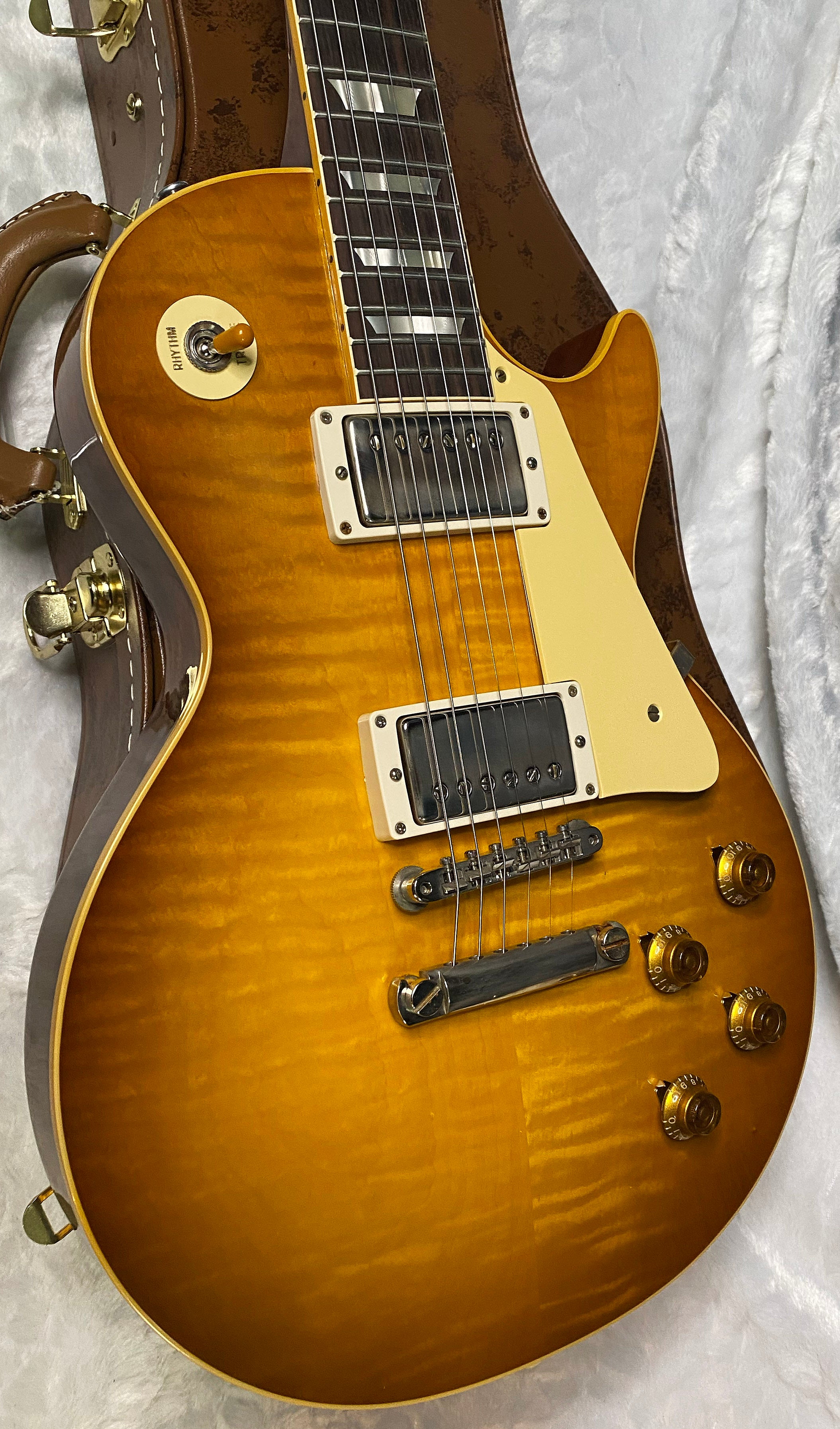 NEW ! Gibson Custom Shop 1959 Les Paul - Golden Poppy Burst - Authorized Dealer - Hand Picked Curly Maple Flame Top - VOS - 8.6 lbs - G07179