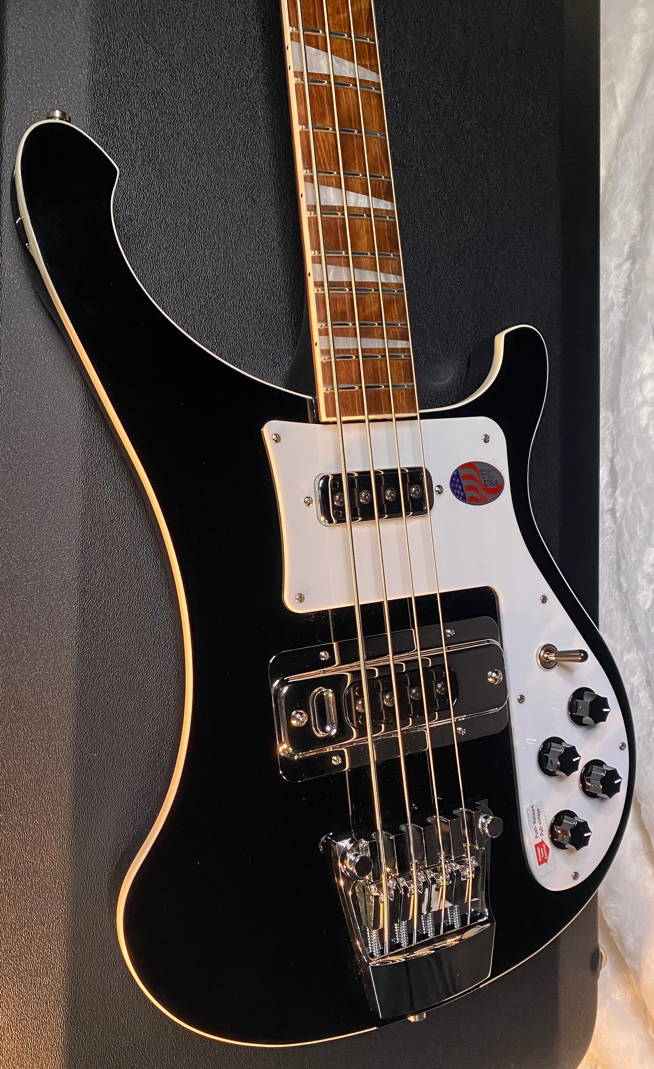 NEW! Rickenbacker 4003 Jetglo Jet Glo JG - 4-String Bass - Authorized Dealer - 9.9 lbs - G06588