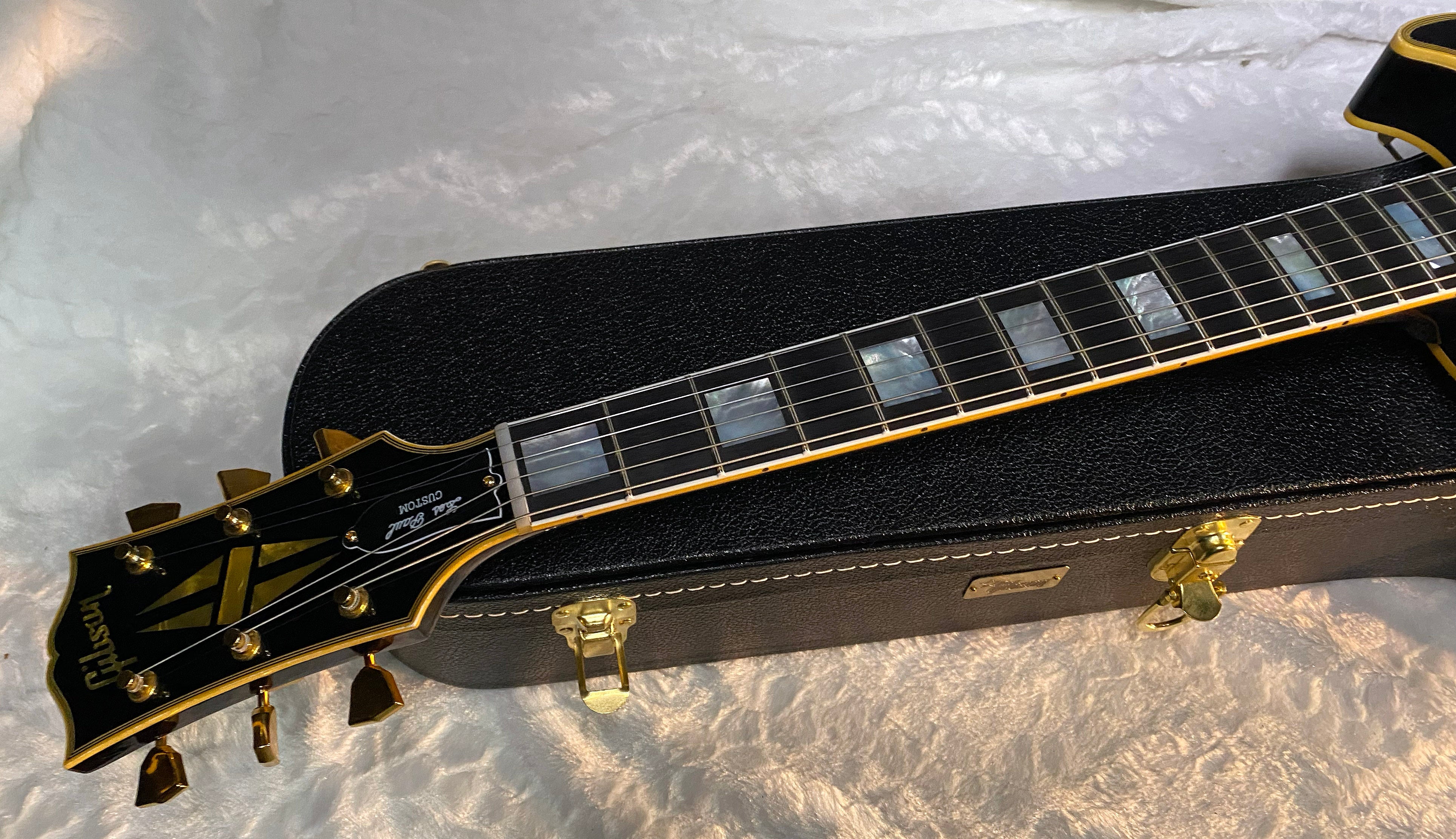 NEW! Gibson Custom Shop Murphy Lab '68 Les Paul Custom Reissue - Light Aged Walnut Finish - Authorized Dealer - Only 9.2 lbs - G06604