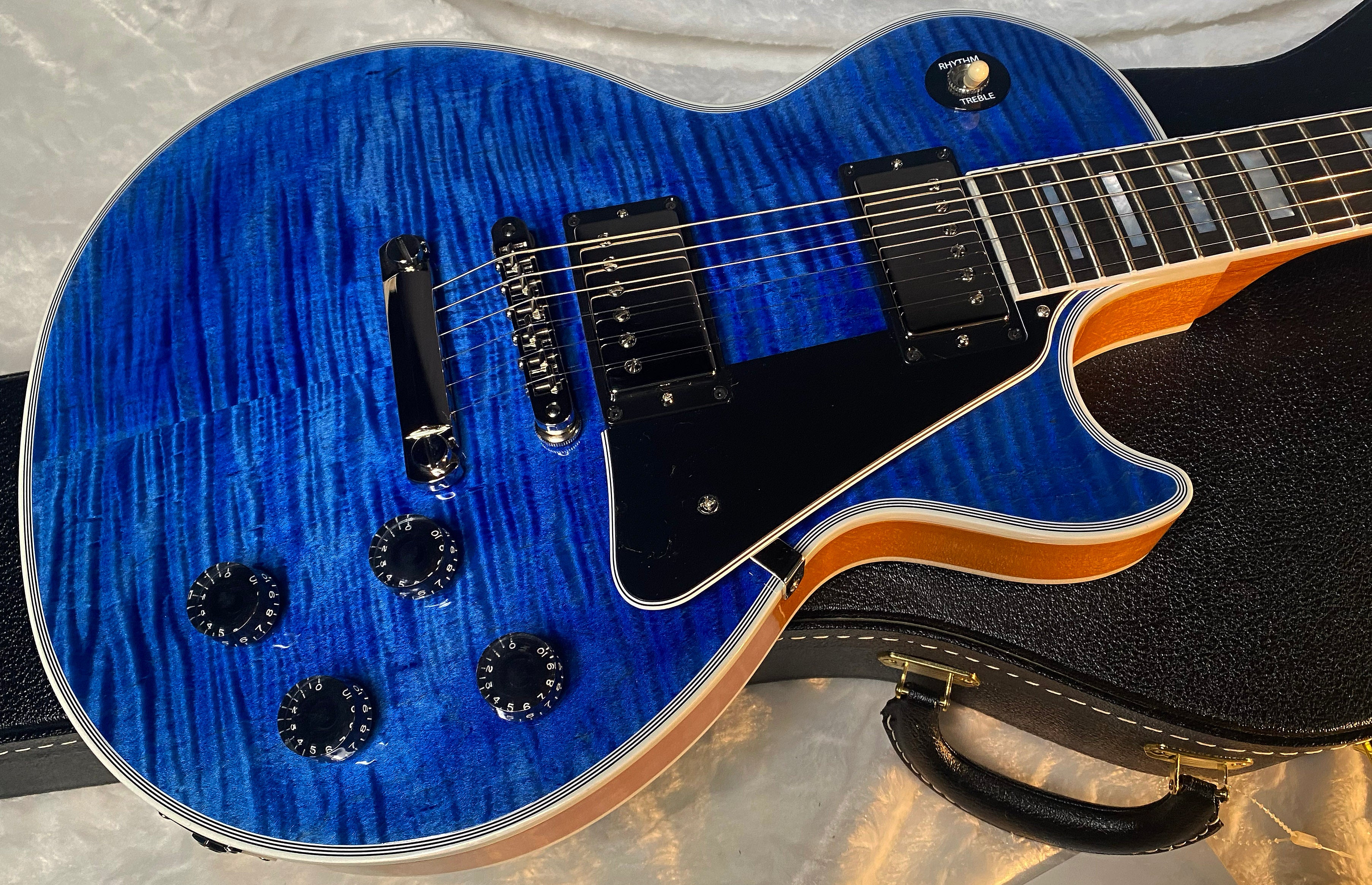 NEW! Gibson Dealer Select Custom Shop Les Paul Custom AAA Figured Flame Top - Transparent Blue / Natural Back - Authorized Dealer - WOW! 8.9 lbs - G06607