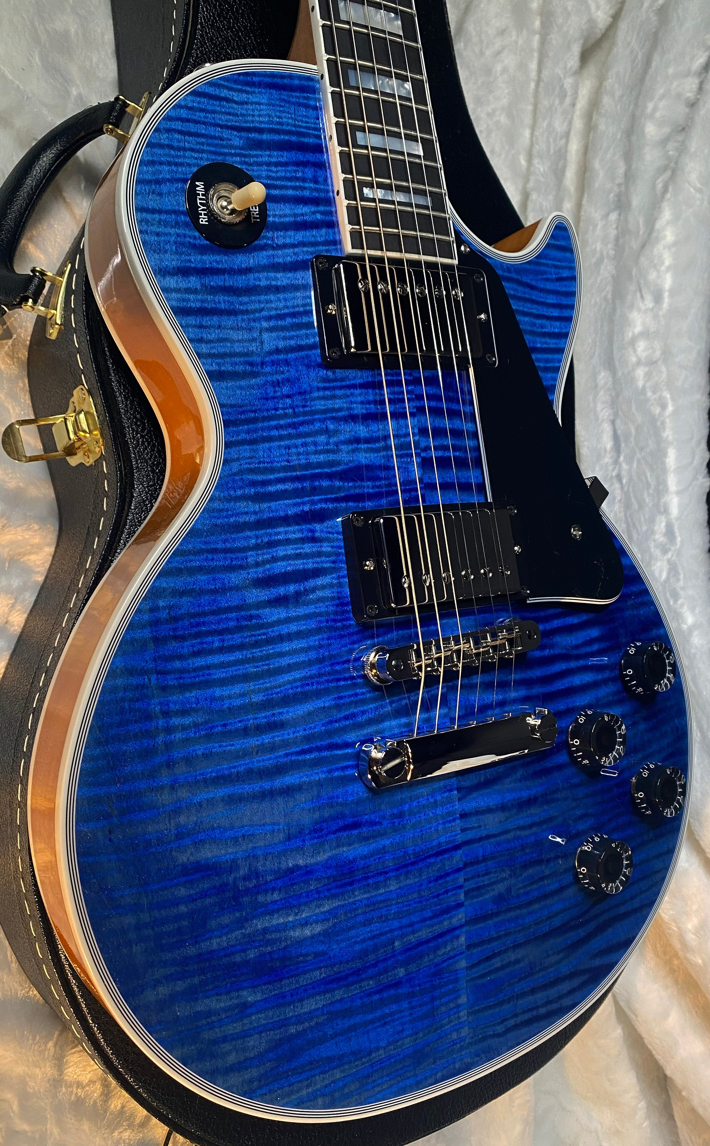 NEW! Gibson Dealer Select Custom Shop Les Paul Custom AAA Figured Flame Top - Transparent Blue / Natural Back - Authorized Dealer - WOW! 8.9 lbs - G06607