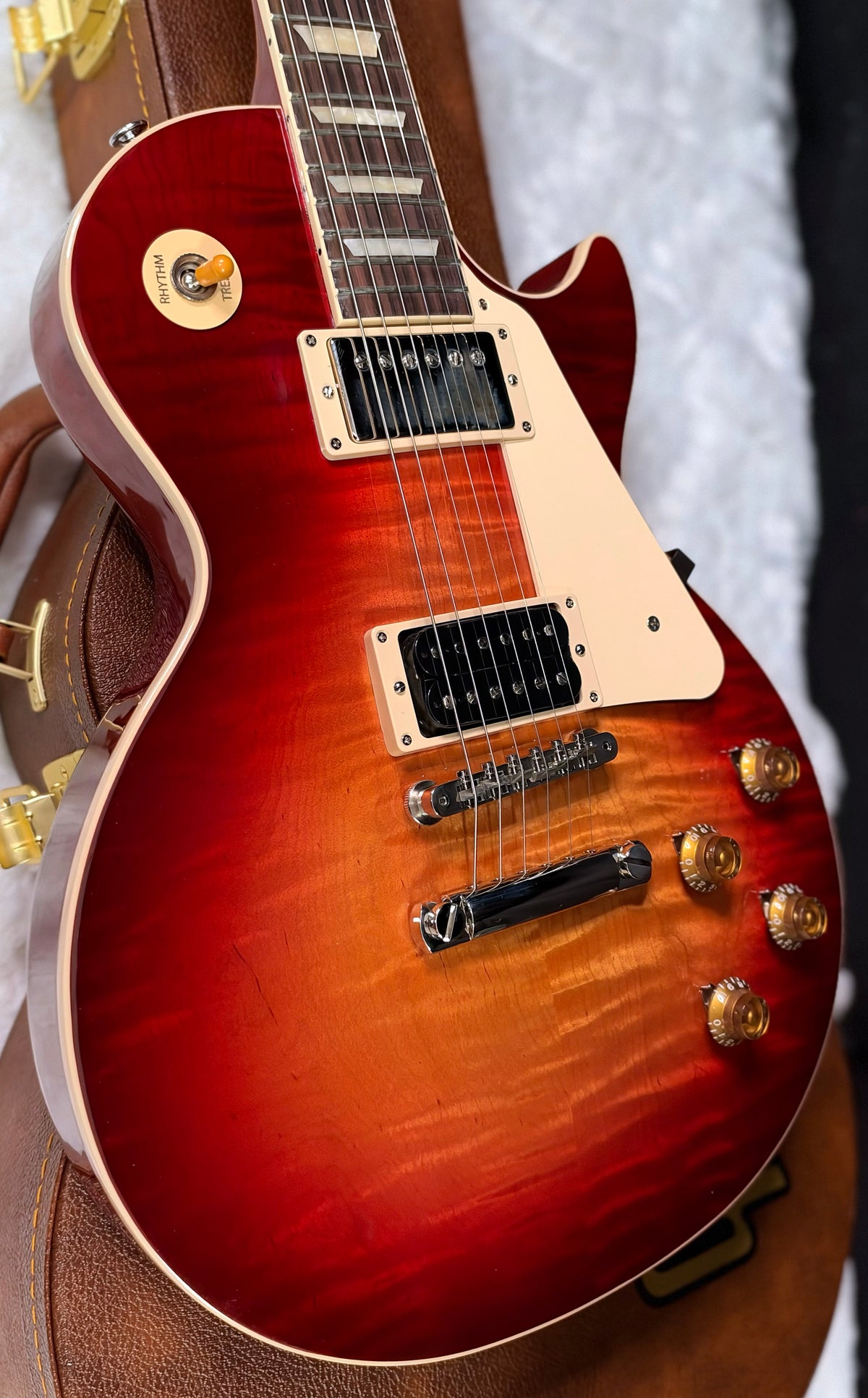 NEW ! Gibson Les Paul Standard '50s - AAA Flame - Factory Sunburst (custom shop finish) - Bizarre Guitar Limited Edition - 9.1 lbs - Authorized Dealer - G07943