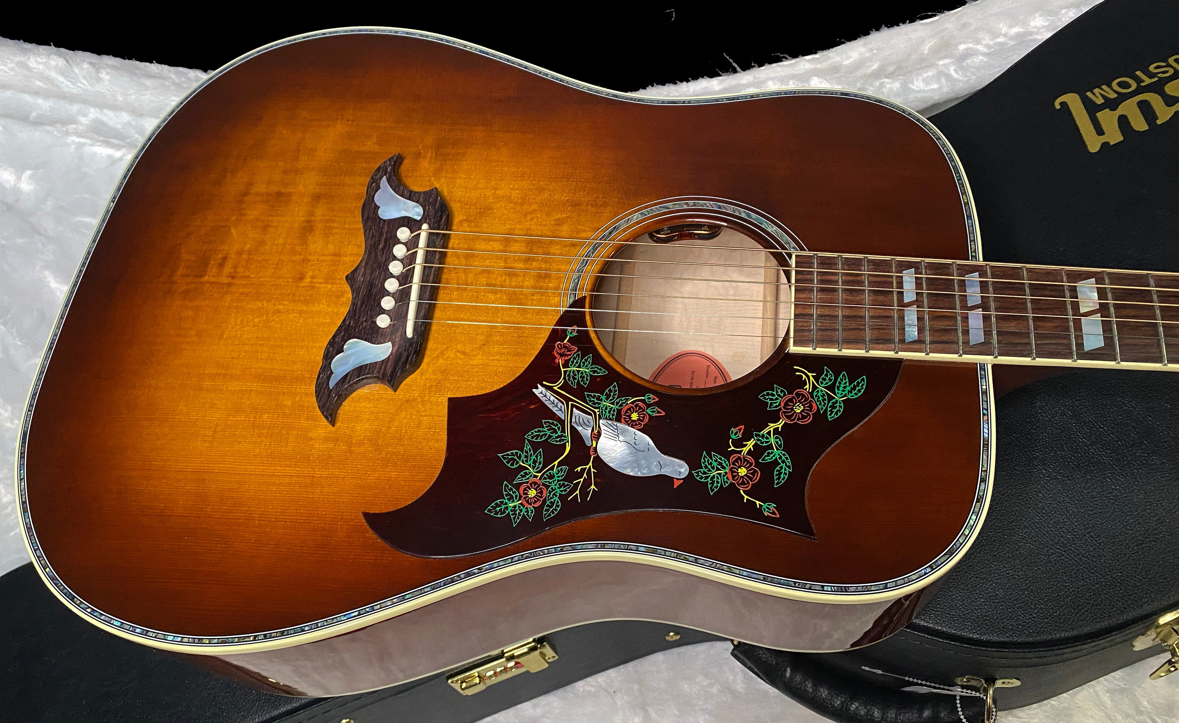 NEW! Gibson Custom Shop Dove Anniversary Limited Edition Acoustic-Electric - Cremona Burst - 5.3lbs - Authorized Dealer - G07201