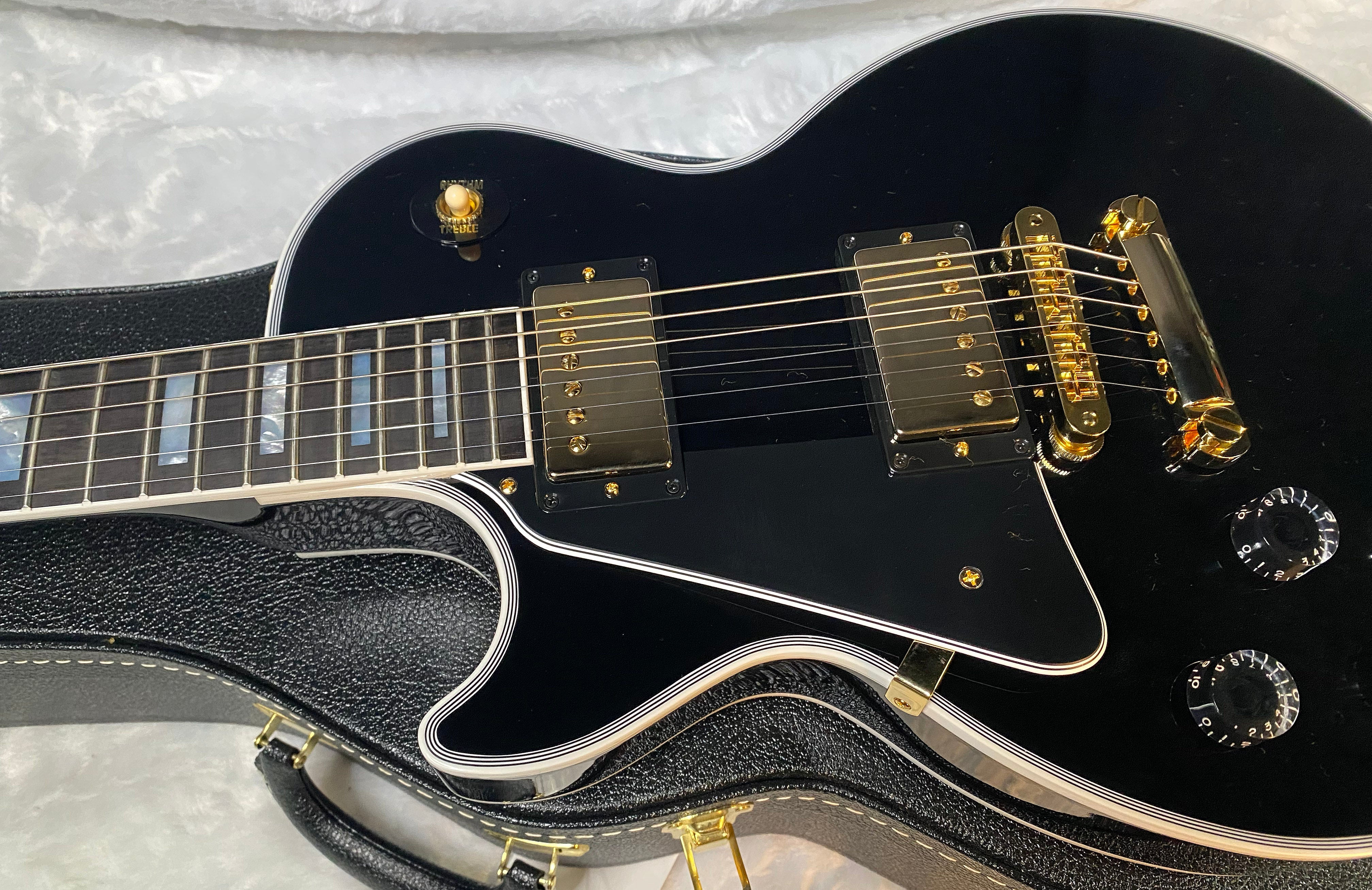 NEW! Gibson Custom Shop Les Paul Custom - Left Handed - Authorized Dealer - 9.95lbs - G05810