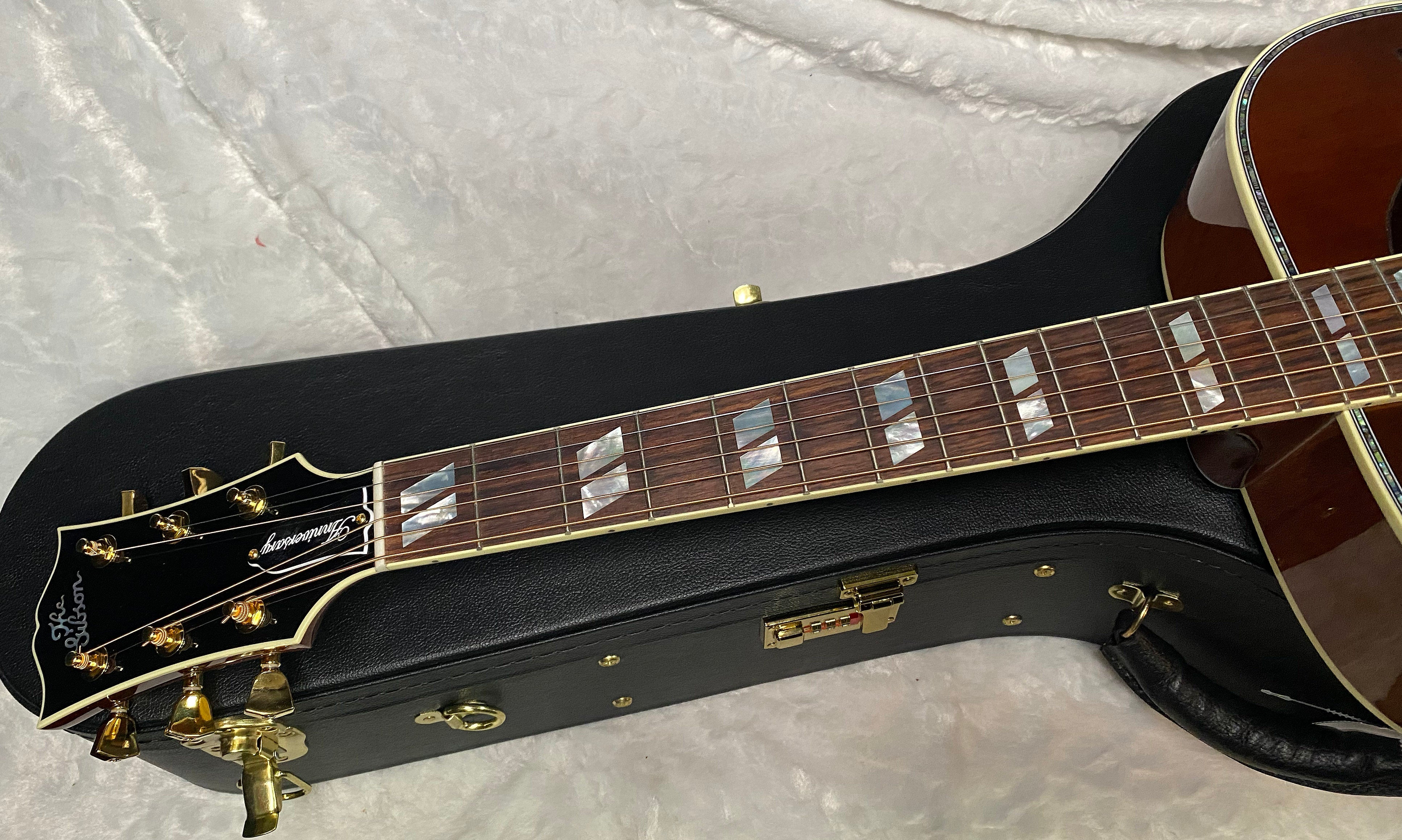 NEW! Gibson Custom Shop Dove Anniversary Limited Edition Acoustic-Electric - Cremona Burst - 5.3lbs - Authorized Dealer - G07201