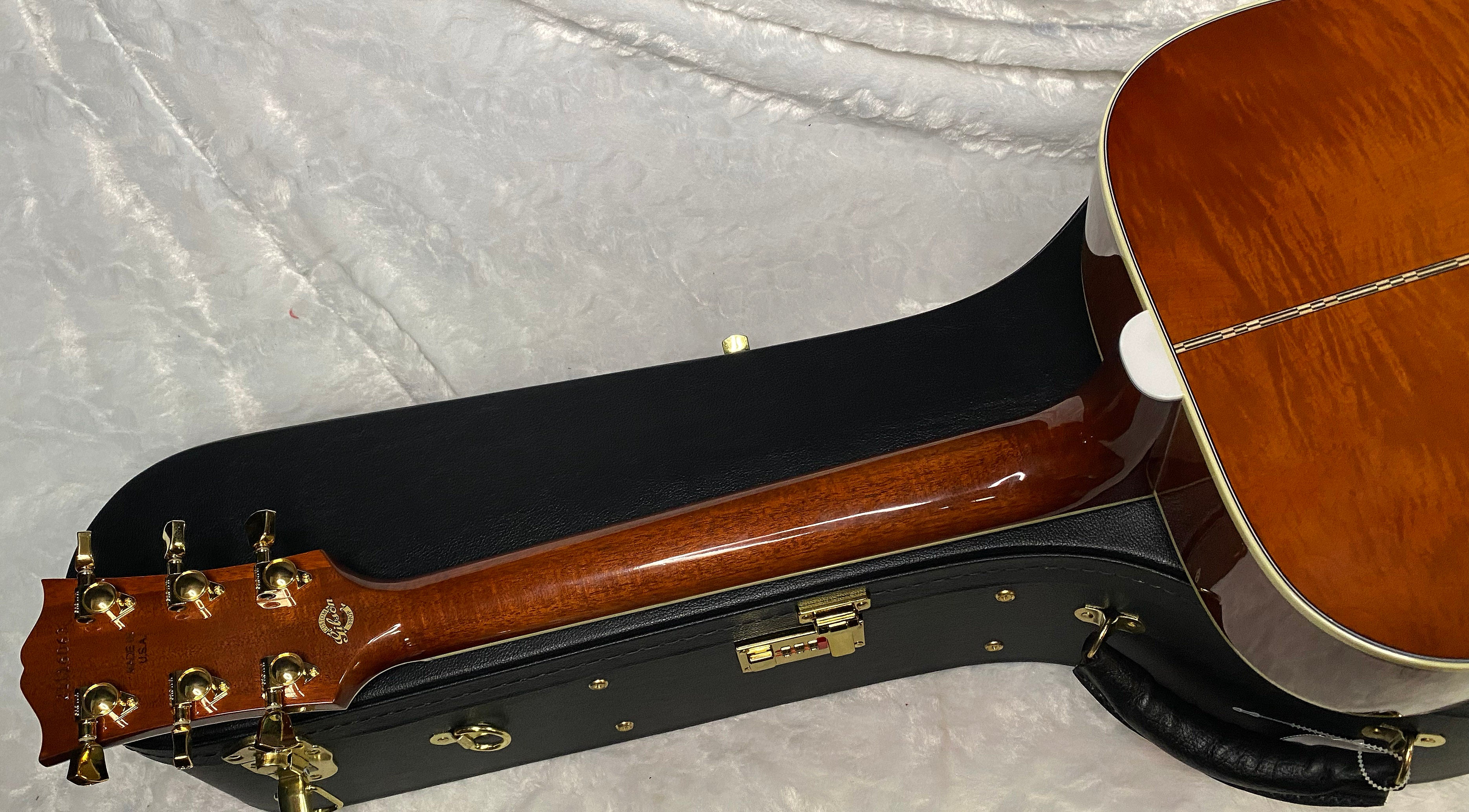 NEW! Gibson Custom Shop Dove Anniversary Limited Edition Acoustic-Electric - Cremona Burst - 5.3lbs - Authorized Dealer - G07201