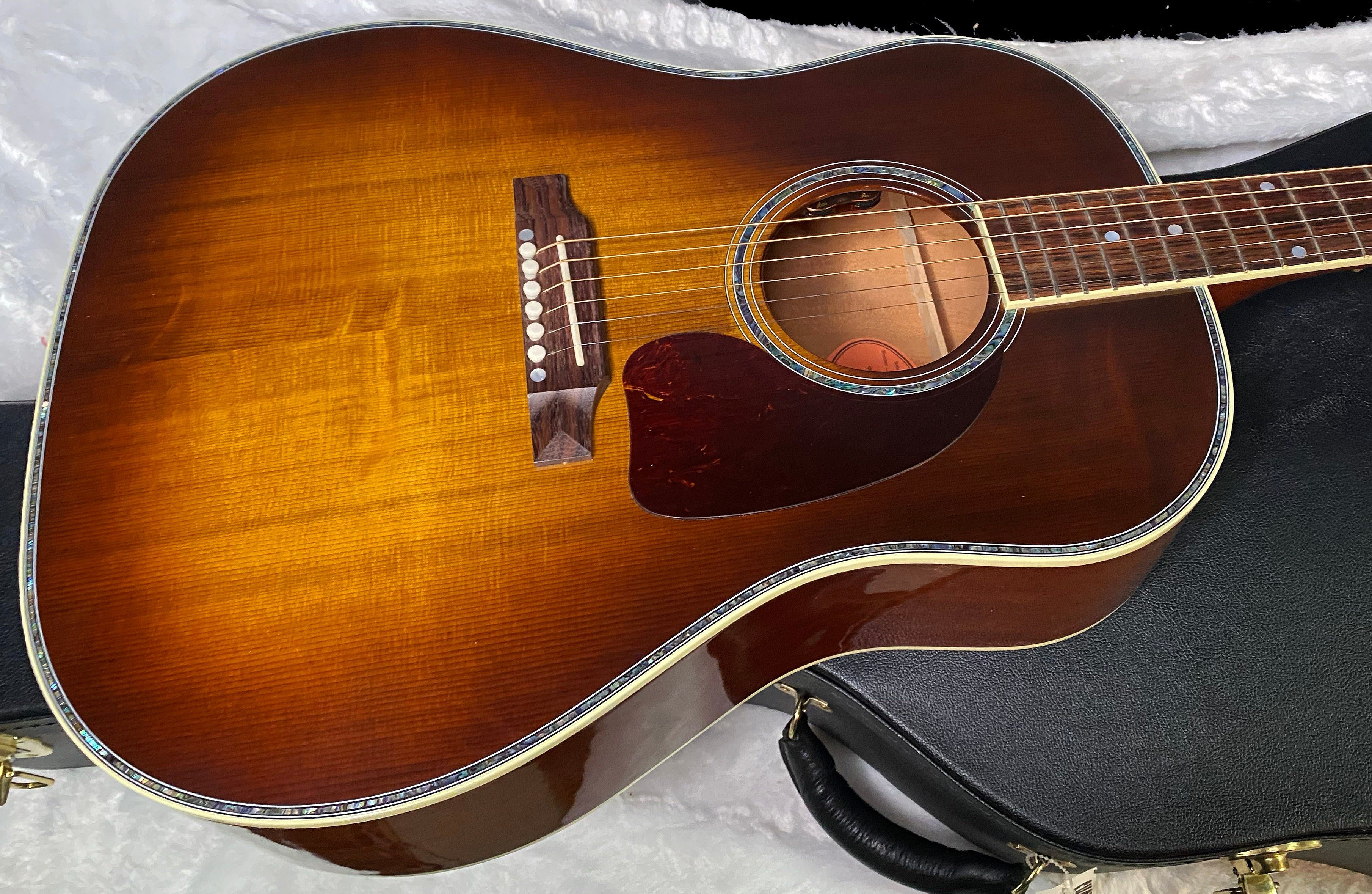 NEW! Gibson Acoustic J-45 Anniversary Limited Edition Acoustic-Electric Guitar - Custom Shop - Cremona Burst - 4.35lbs - Authorized Dealer - G07199