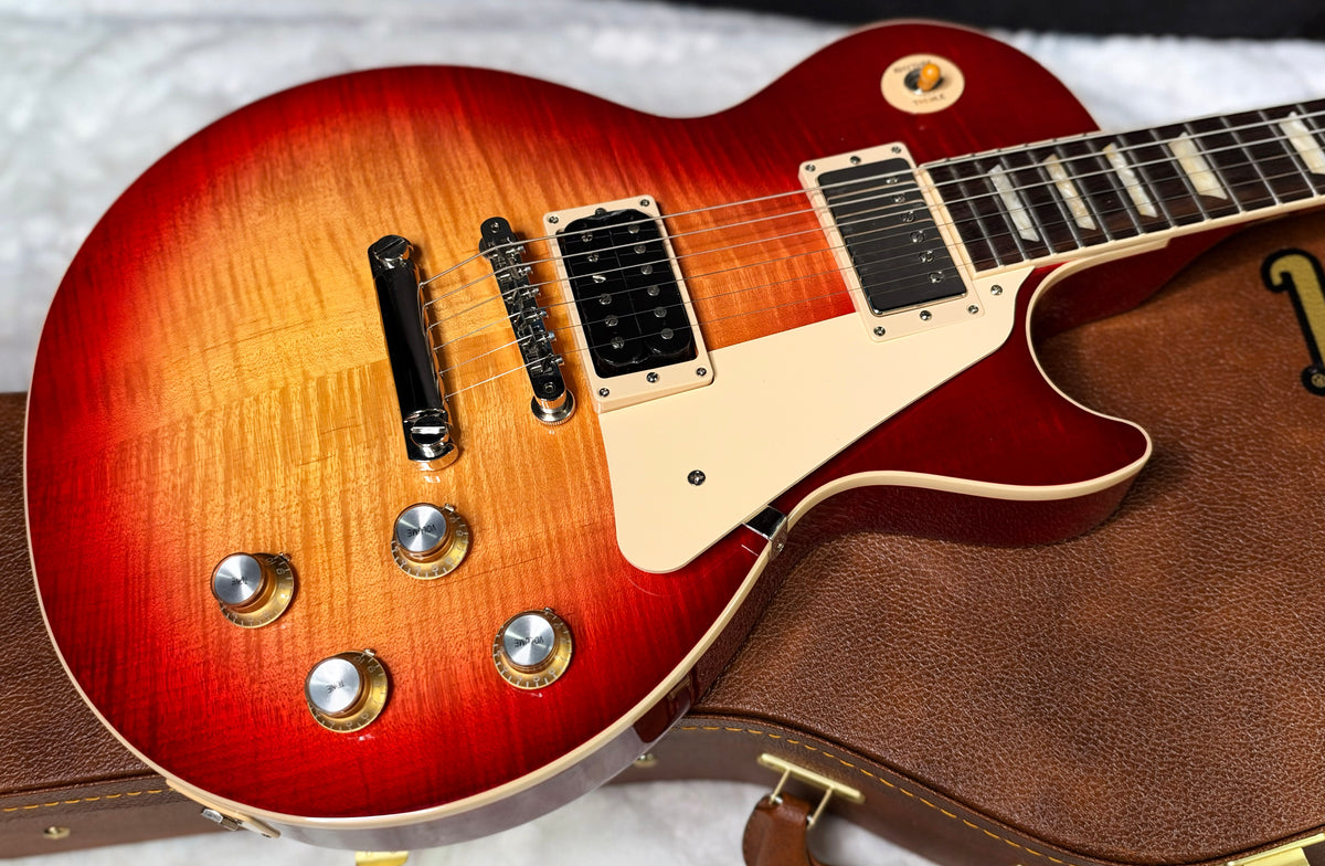 NEW ! Gibson Les Paul Standard '60s - AAA Flame - Factory Sunburst (custom shop finish) - Bizarre Guitar Limited Edition - 8.8 lbs - Authorized Dealer - G07945