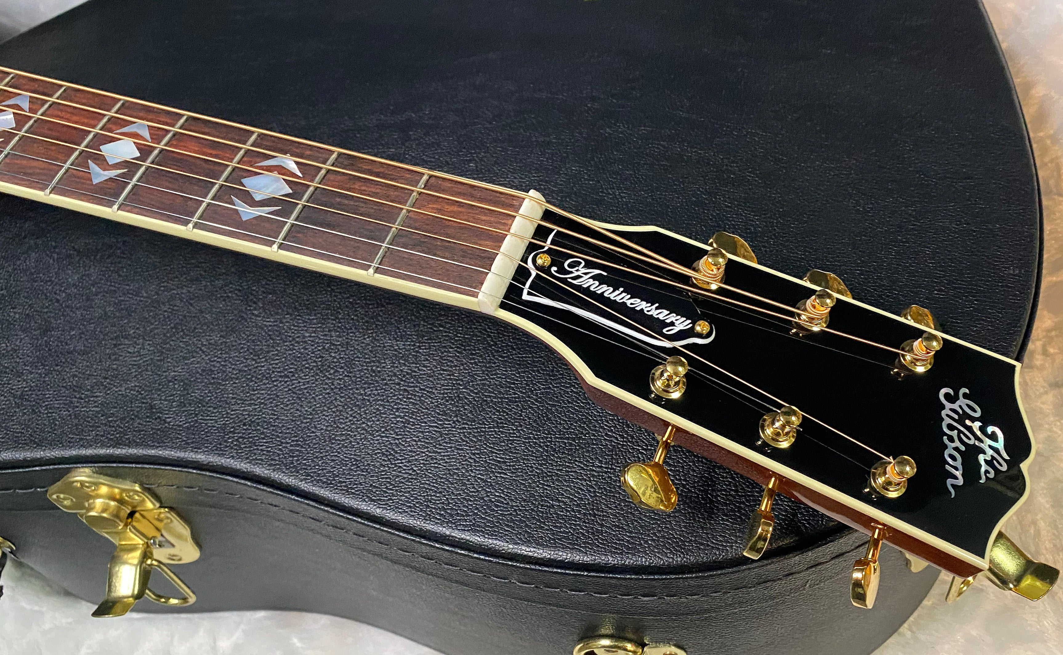 NEW! Gibson Custom Shop Advanced Jumbo Anniversary Limited Edition Acoustic-Electric Guitar - Cremona Burst - 4.45llbs - G07198
