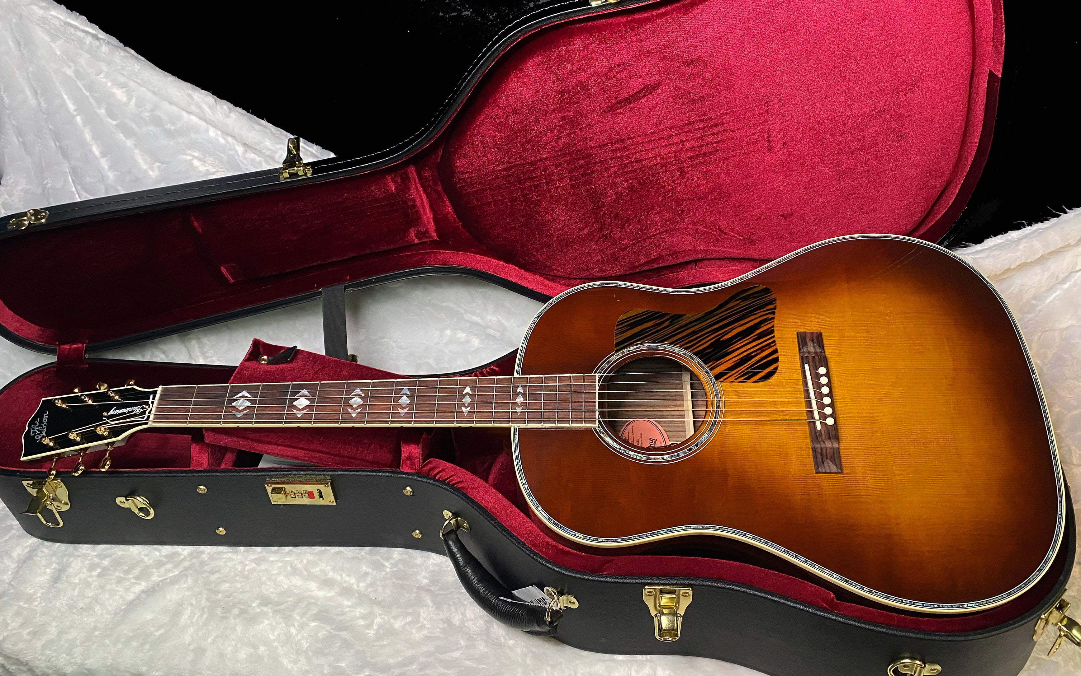 NEW! Gibson Custom Shop Advanced Jumbo Anniversary Limited Edition Acoustic-Electric Guitar - Cremona Burst - 4.45llbs - G07198
