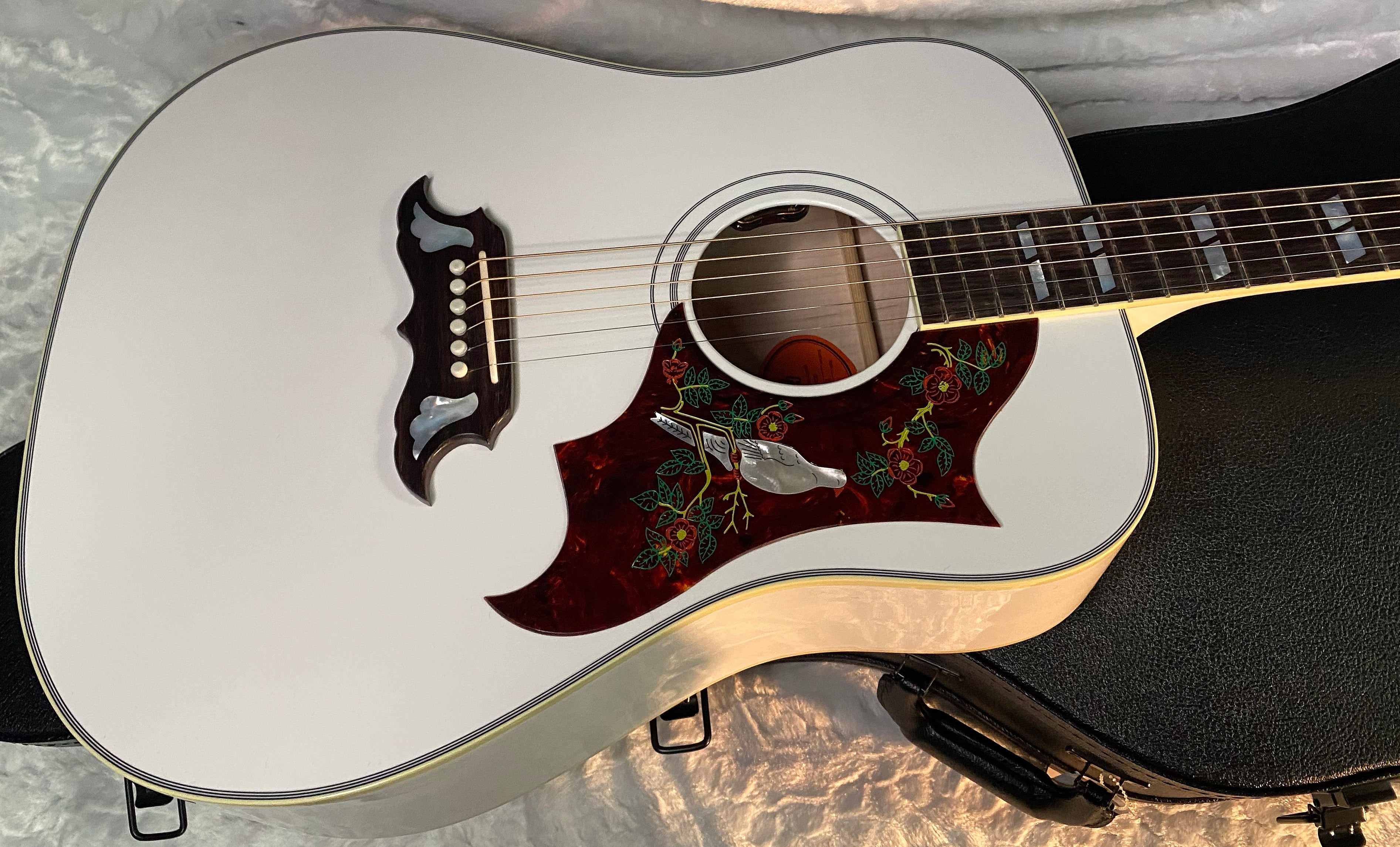 NEW! Gibson Acoustic Custom Shop Dove Acoustic-Electric Guitar - Alpine White - Authorized Dealer 5.2lbs - G06616