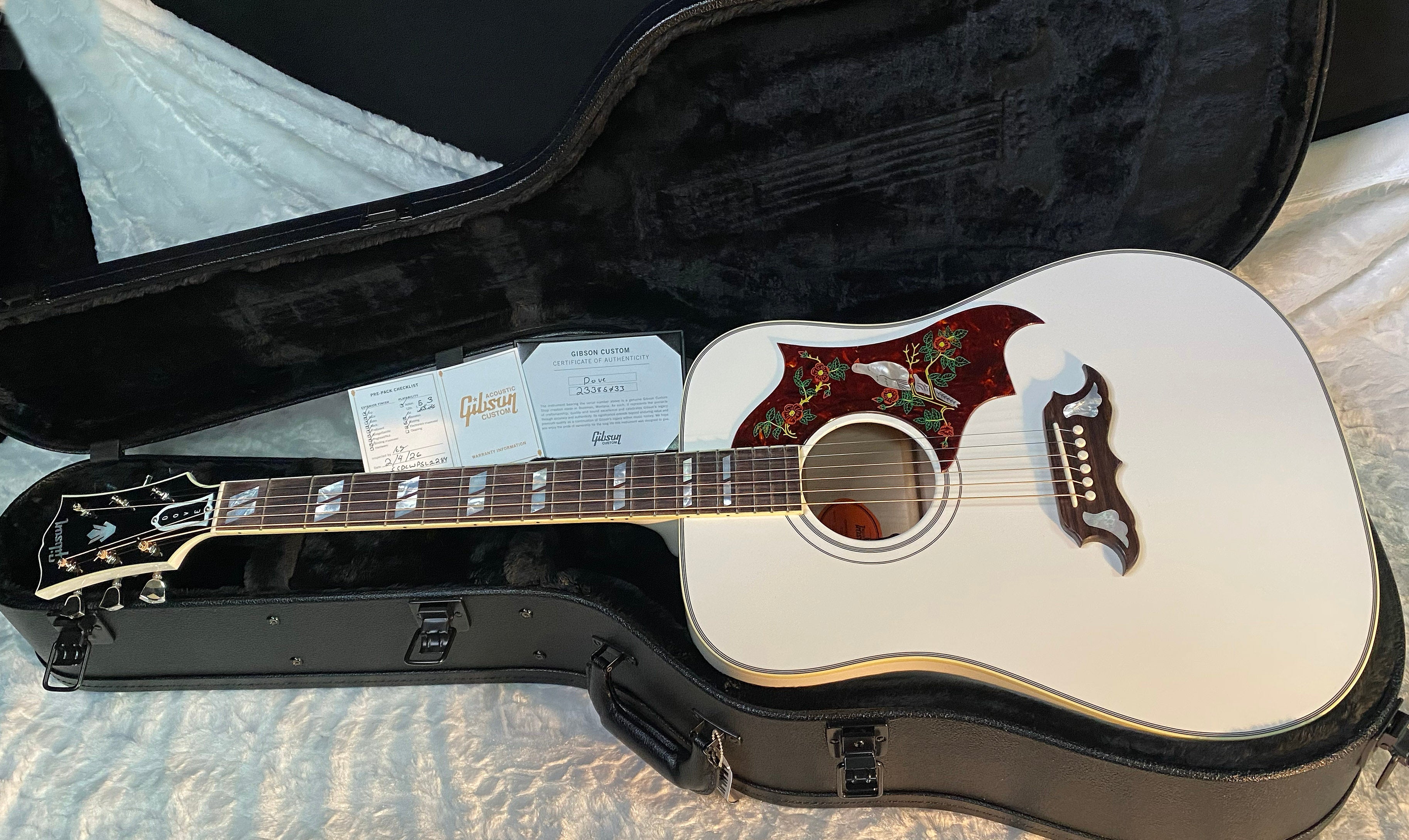NEW! Gibson Acoustic Custom Shop Dove Acoustic-Electric Guitar - Alpine White - Authorized Dealer 5.2lbs - G06616
