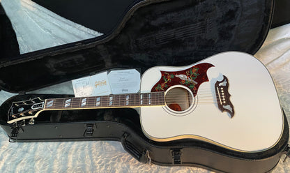 NEW! Gibson Acoustic Custom Shop Dove Acoustic-Electric Guitar - Alpine White - Authorized Dealer 5.2lbs - G06616
