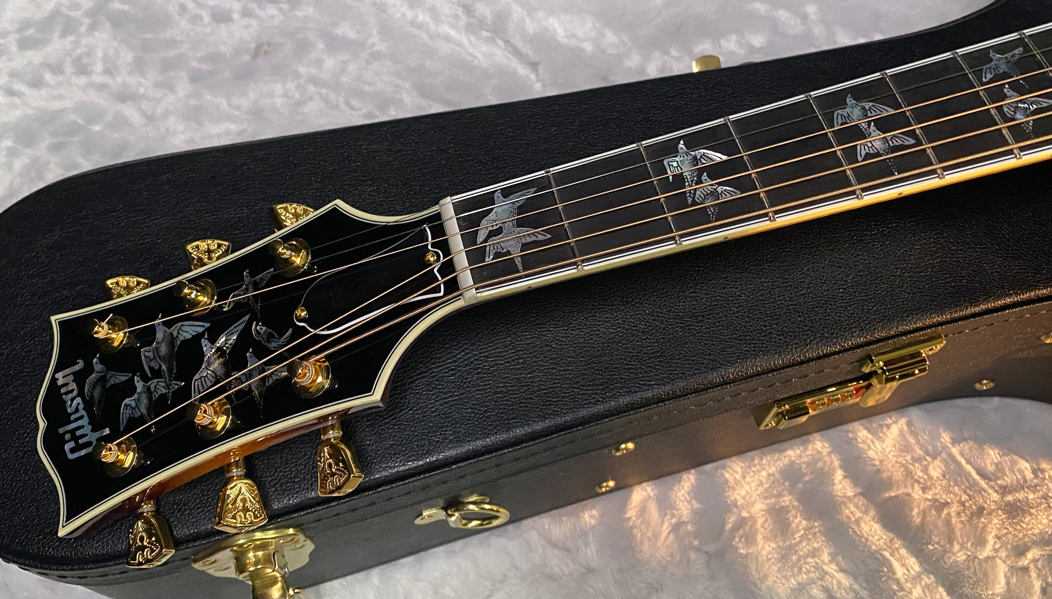 NEW! Gibson Custom Shop Dove - Doves In Flight - Made 2 Measure - Custom Ordered in Autumnburst Finish - Authorized Dealer - 5 lbs - G06614