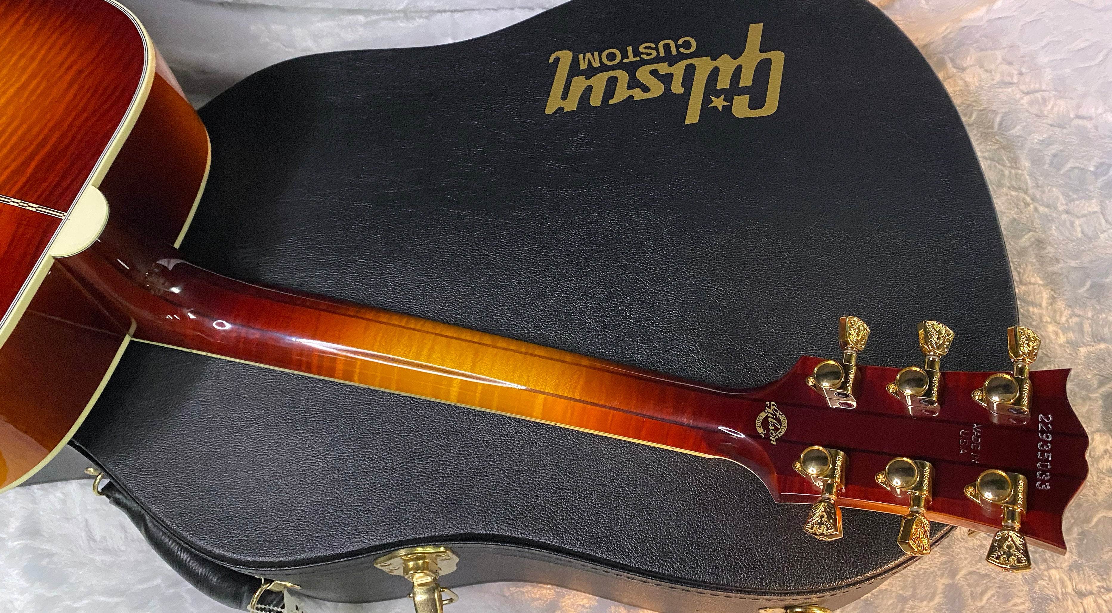 NEW! Gibson Custom Shop Dove - Doves In Flight - Made 2 Measure - Custom Ordered in Autumnburst Finish - Authorized Dealer - 5 lbs - G06614