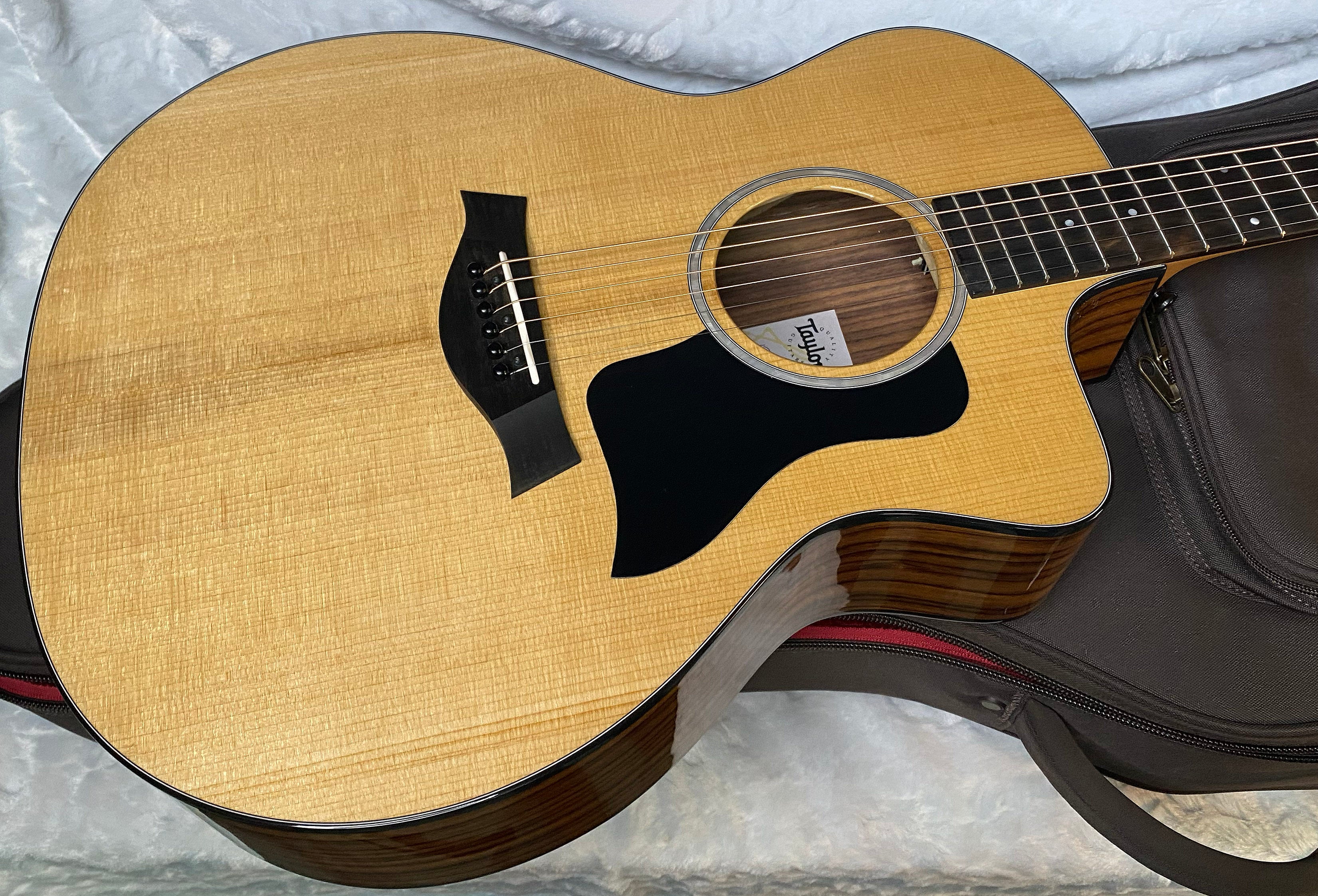 MINT Taylor 214ce Plus Grand Auditorium Acoustic-Electric Guitar Natural Finish - 4.8lbs - Authorized Dealer - G05806