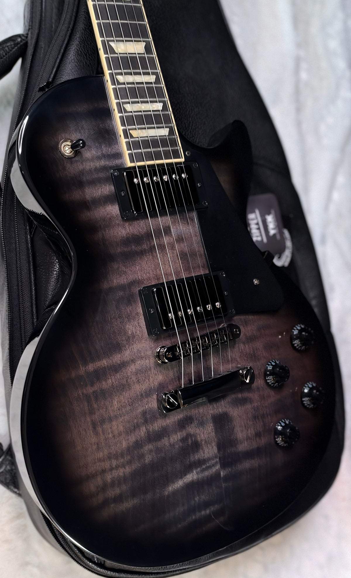 NEW ! Gibson Les Paul Studio Session - Translucent Ebony - Monster Flame Top - Authorized Dealer - 8.7 lbs - G07998