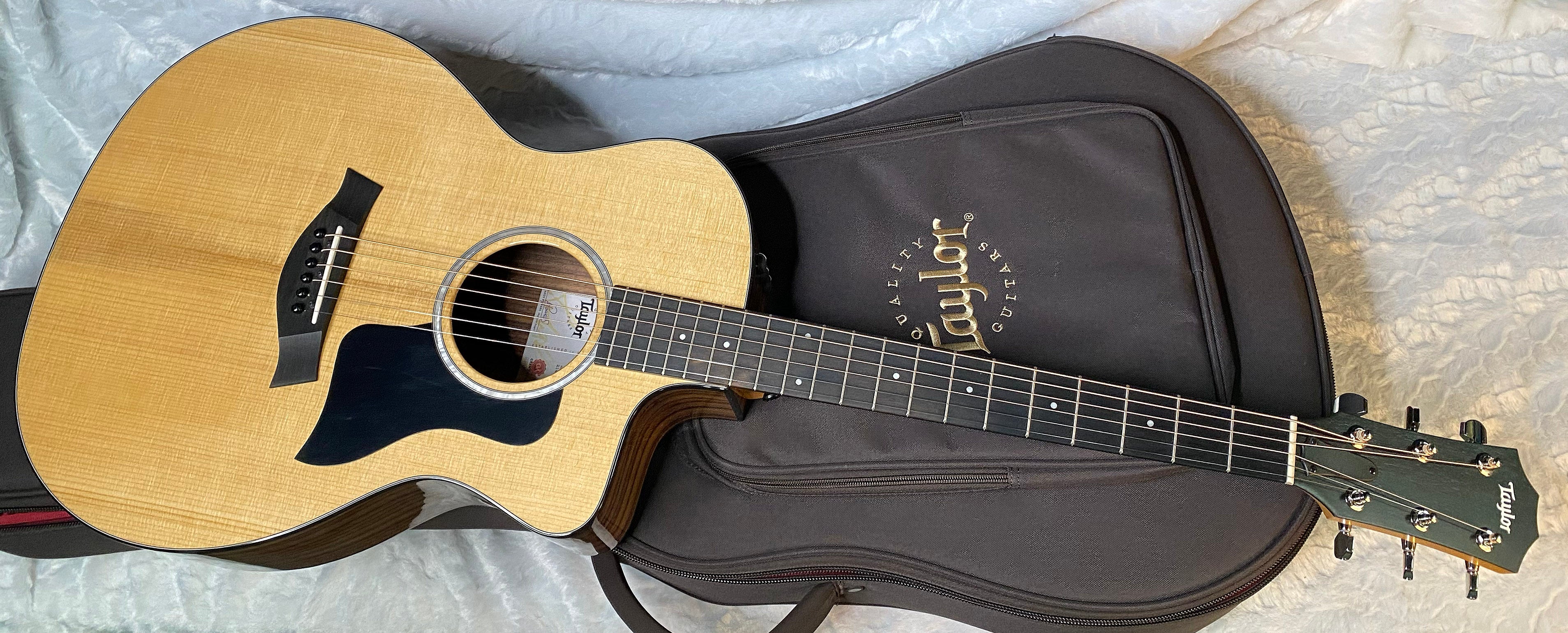 MINT Taylor 214ce Plus Grand Auditorium Acoustic-Electric Guitar Natural Finish - 4.8lbs - Authorized Dealer - G05806