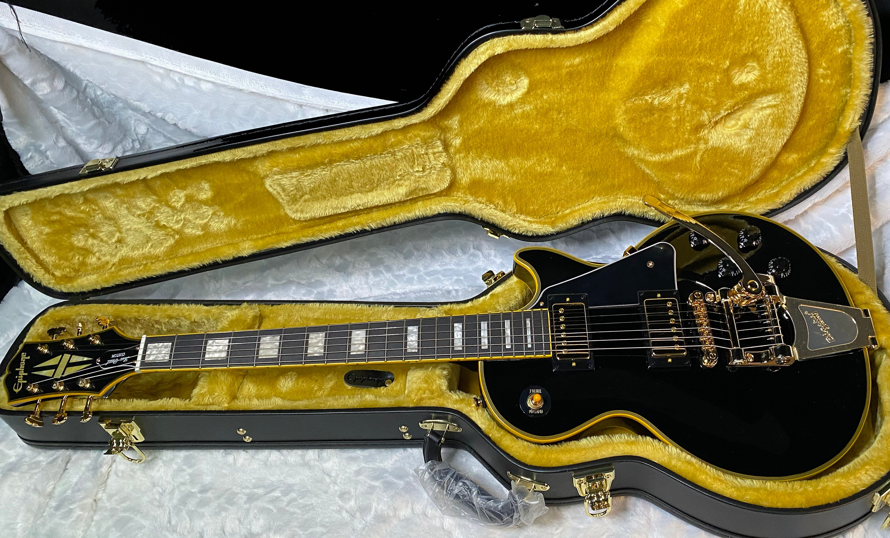 NEW! Epiphone Joe Bonamassa ‘59 Les Paul Custom - Bigsby - Limited Edition - Authorized Dealer