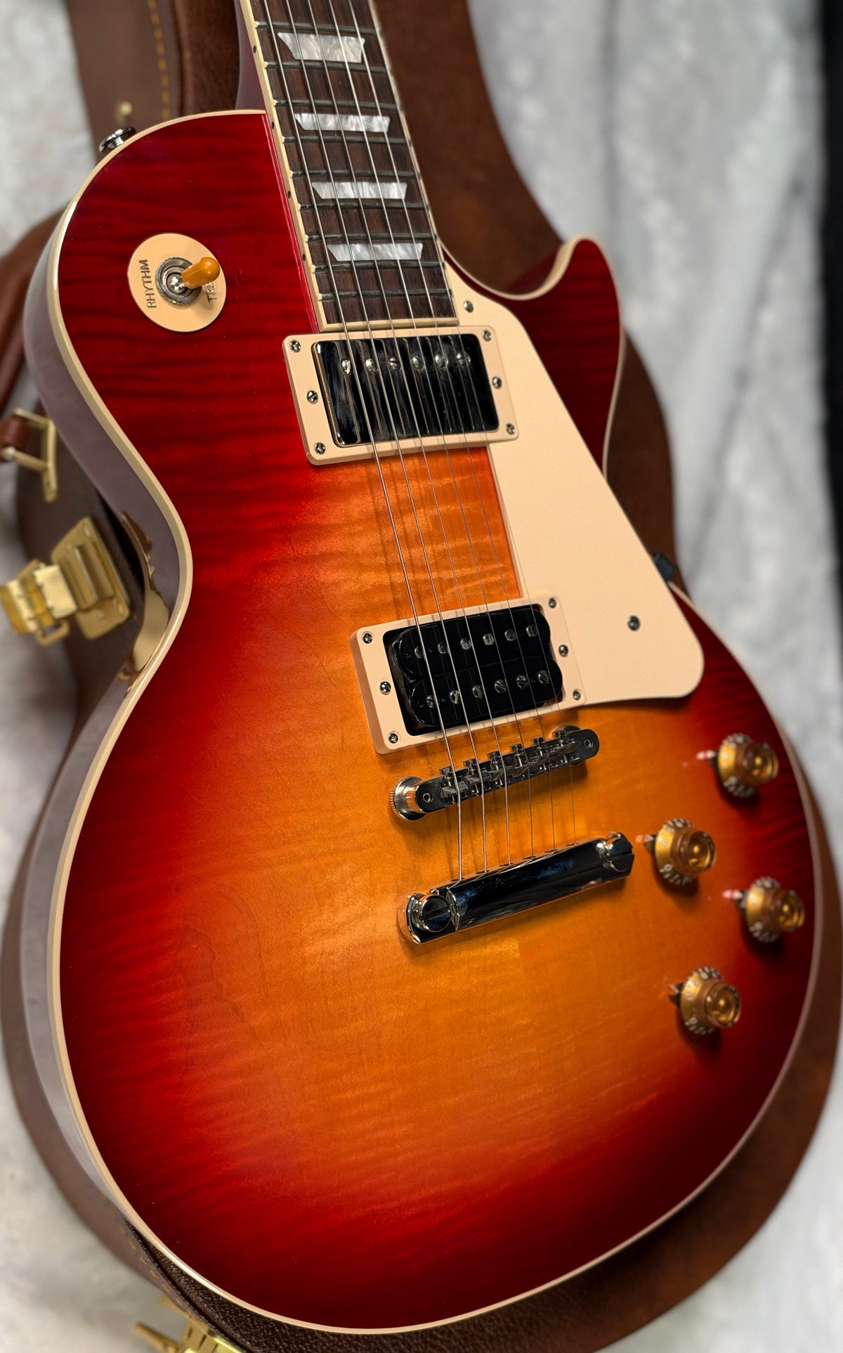 NEW ! Gibson Les Paul Standard '50s - AAA Flame - Factory Sunburst (custom shop finish) - Bizarre Guitar Limited Edition - 9.5 lbs - Authorized Dealer - G07932