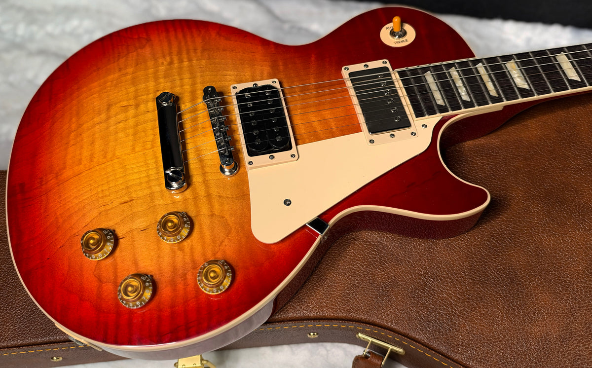 NEW ! Gibson Les Paul Standard '50s - AAA Flame - Factory Sunburst (custom shop finish) - Bizarre Guitar Limited Edition - Only 8.8 lbs - Authorized Dealer - G07946