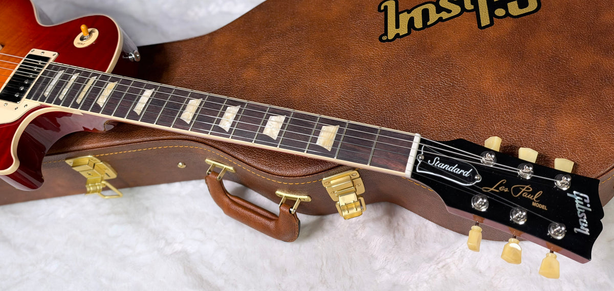NEW ! Gibson Les Paul Standard '50s - AAA Flame - Factory Sunburst (custom shop finish) - Bizarre Guitar Limited Edition - Only 8.8 lbs - Authorized Dealer - G07946