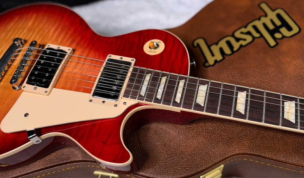 NEW ! Gibson Les Paul Standard '60s - AAA Flame - Factory Sunburst (custom shop finish) - Bizarre Guitar Limited Edition - Authorized Dealer - G07953
