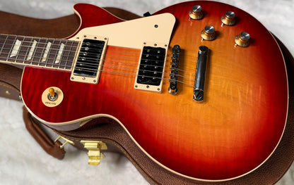 NEW ! Gibson Les Paul Standard '60s - AAA Flame - Factory Sunburst (custom shop finish) - Bizarre Guitar Limited Edition - Authorized Dealer - G07953