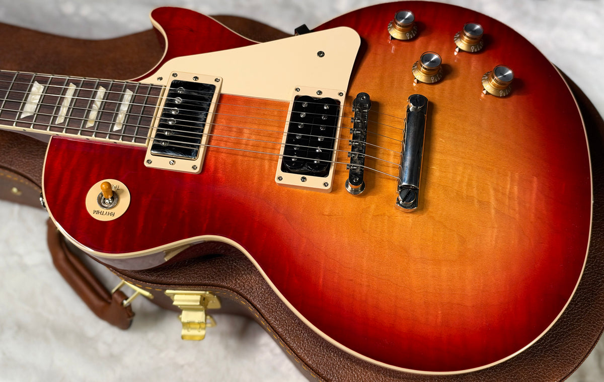 NEW ! Gibson Les Paul Standard '60s - AAA Flame - Factory Sunburst (custom shop finish) - Bizarre Guitar Limited Edition - Authorized Dealer - G07953