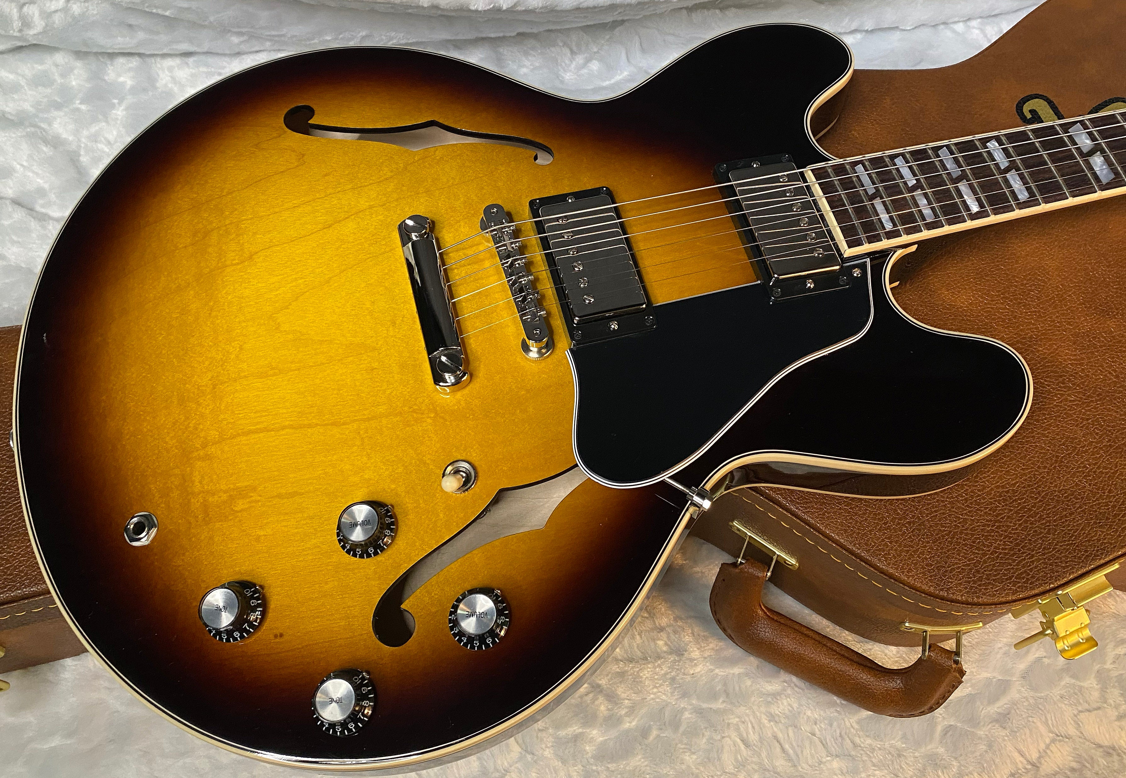 NEW! Gibson ES-345 Semi-Hollowbody Electric Guitar - Vintage Burst - Authorized Dealer - 7.8 lbs - G05830