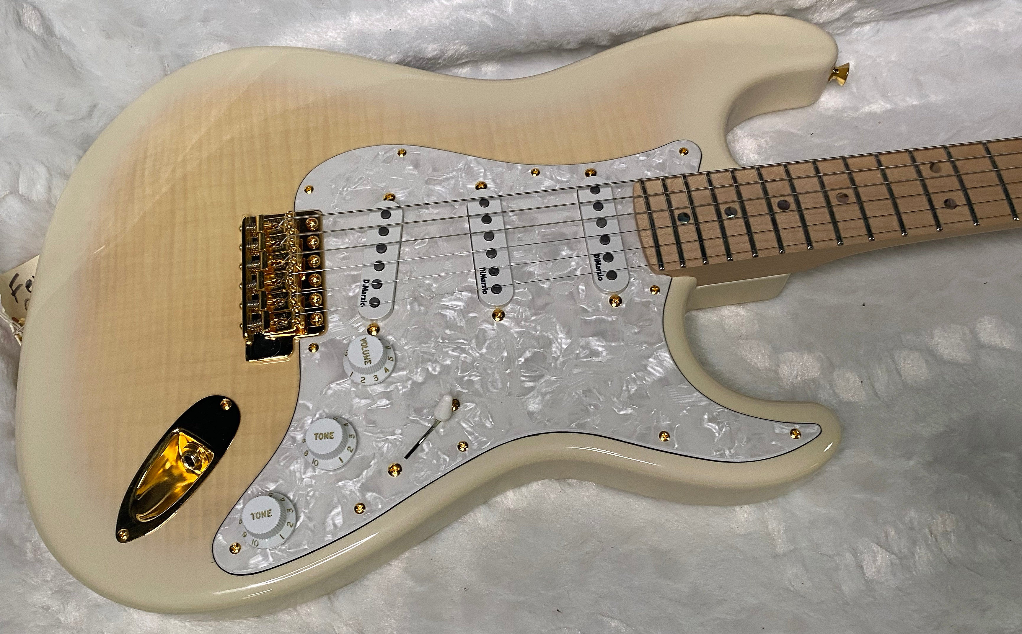 NEW ! Fender Richie Kotzen Stratocaster - Transparent White Burst - Made in Japan - Authorized Dealer - 8.1 lbs - G05407