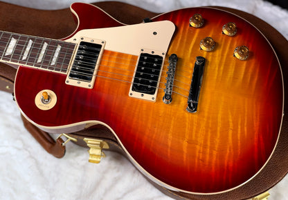 NEW ! Gibson Les Paul Standard '50s - AAA Flame - Factory Sunburst (custom shop finish) - Bizarre Guitar Limited Edition - Only 9.1 lbs - Authorized Dealer - G07940