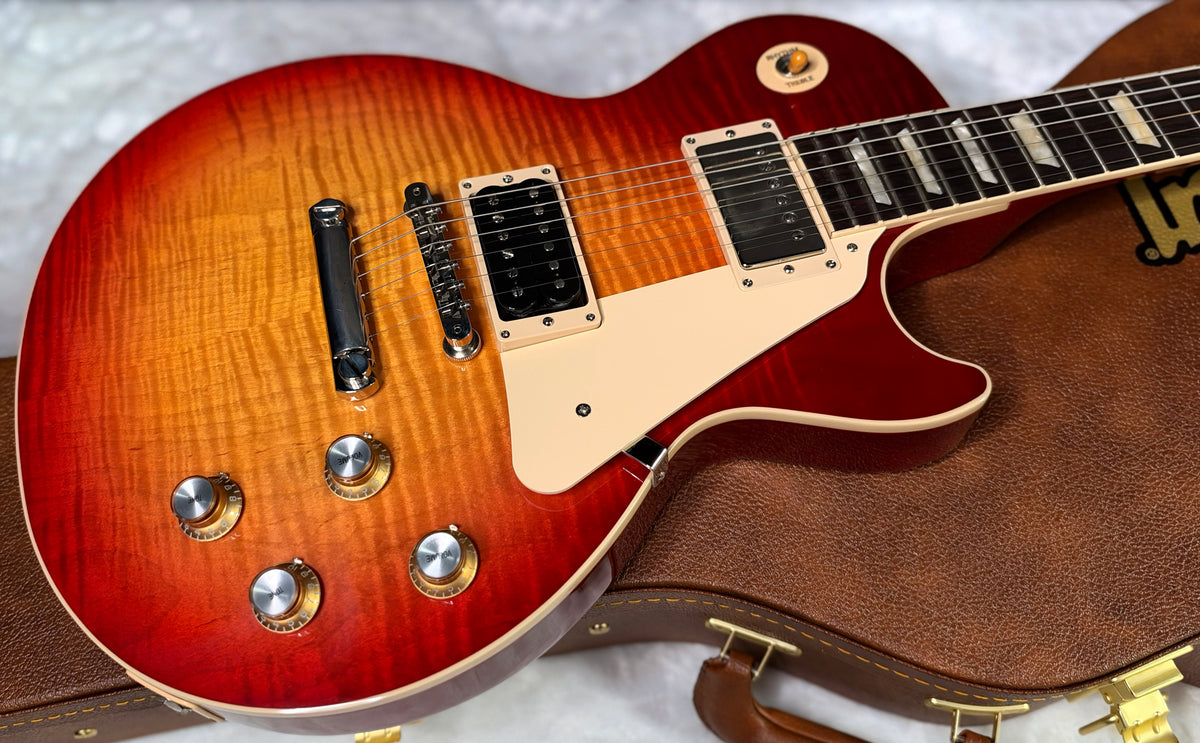 NEW ! Gibson Les Paul Standard '60s - AAA Flame - Factory Sunburst (custom shop finish) - Bizarre Guitar Limited Edition - Authorized Dealer - G07928
