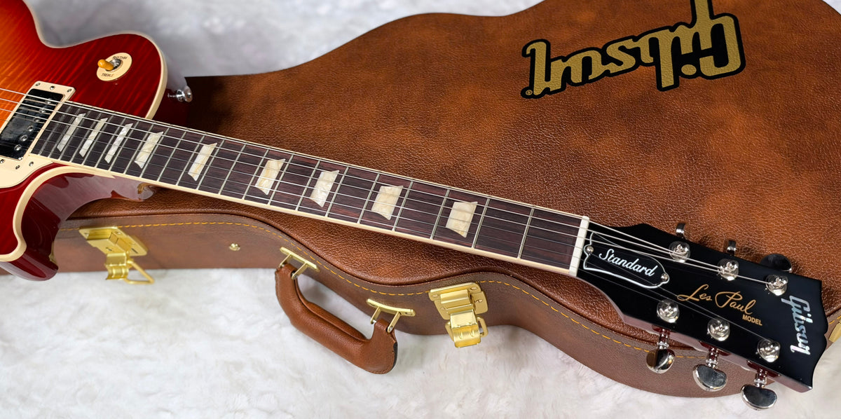 NEW ! Gibson Les Paul Standard '60s - AAA Flame - Factory Sunburst (custom shop finish) - Bizarre Guitar Limited Edition - Authorized Dealer - G07928