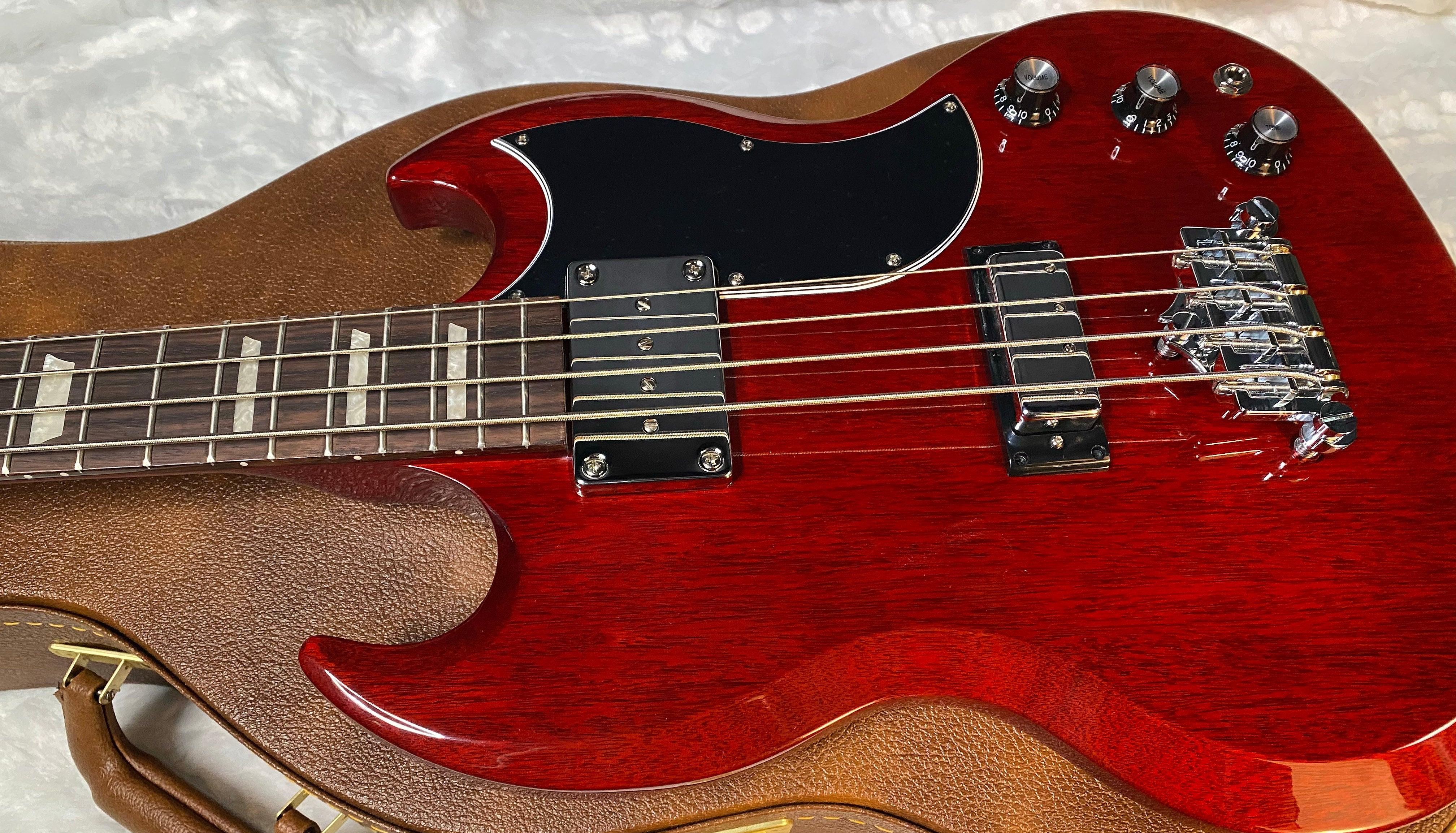 NEW! Gibson SG Standard 4-String Bass Heritage Cherry - Authorized Dealer - Only 7.35 lbs - G05821