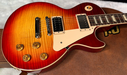 NEW ! Gibson Les Paul Standard '50s - AAA Flame - Factory Sunburst (custom shop finish) - Bizarre Guitar Limited Edition - 8.8 lbs - Authorized Dealer - G07930