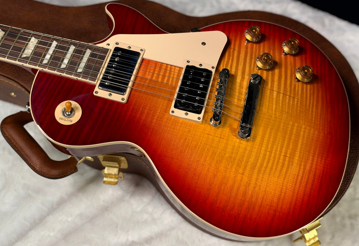 NEW ! Gibson Les Paul Standard '50s - AAA Flame - Factory Sunburst (custom shop finish) - Bizarre Guitar Limited Edition - 8.8 lbs - Authorized Dealer - G07930