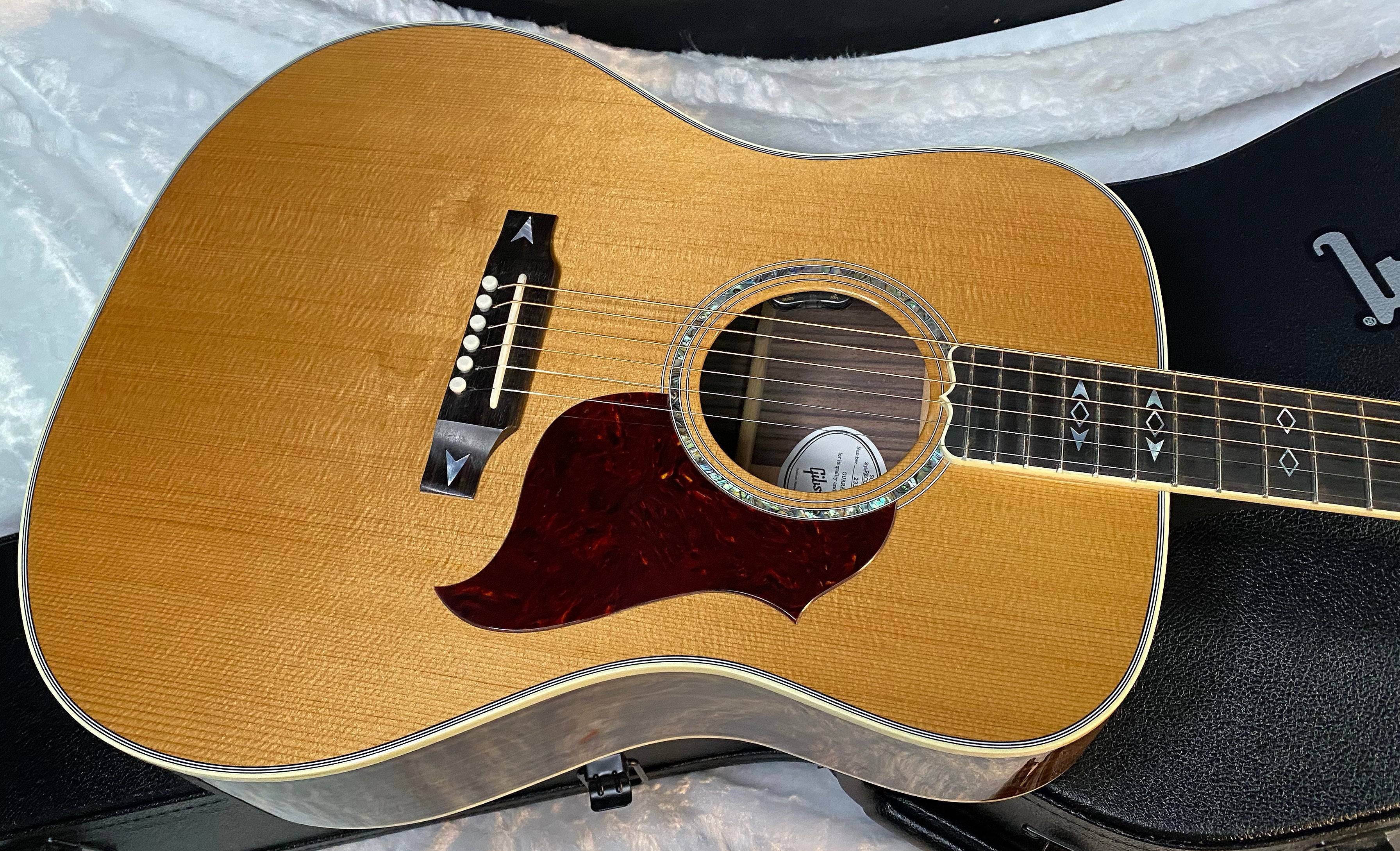 NEW! Gibson Acoustic Songwriter Recording Artist - Acoustic-Electric Guitar - 4.75lbs - Antique Natural - Authorized Dealer - G06635