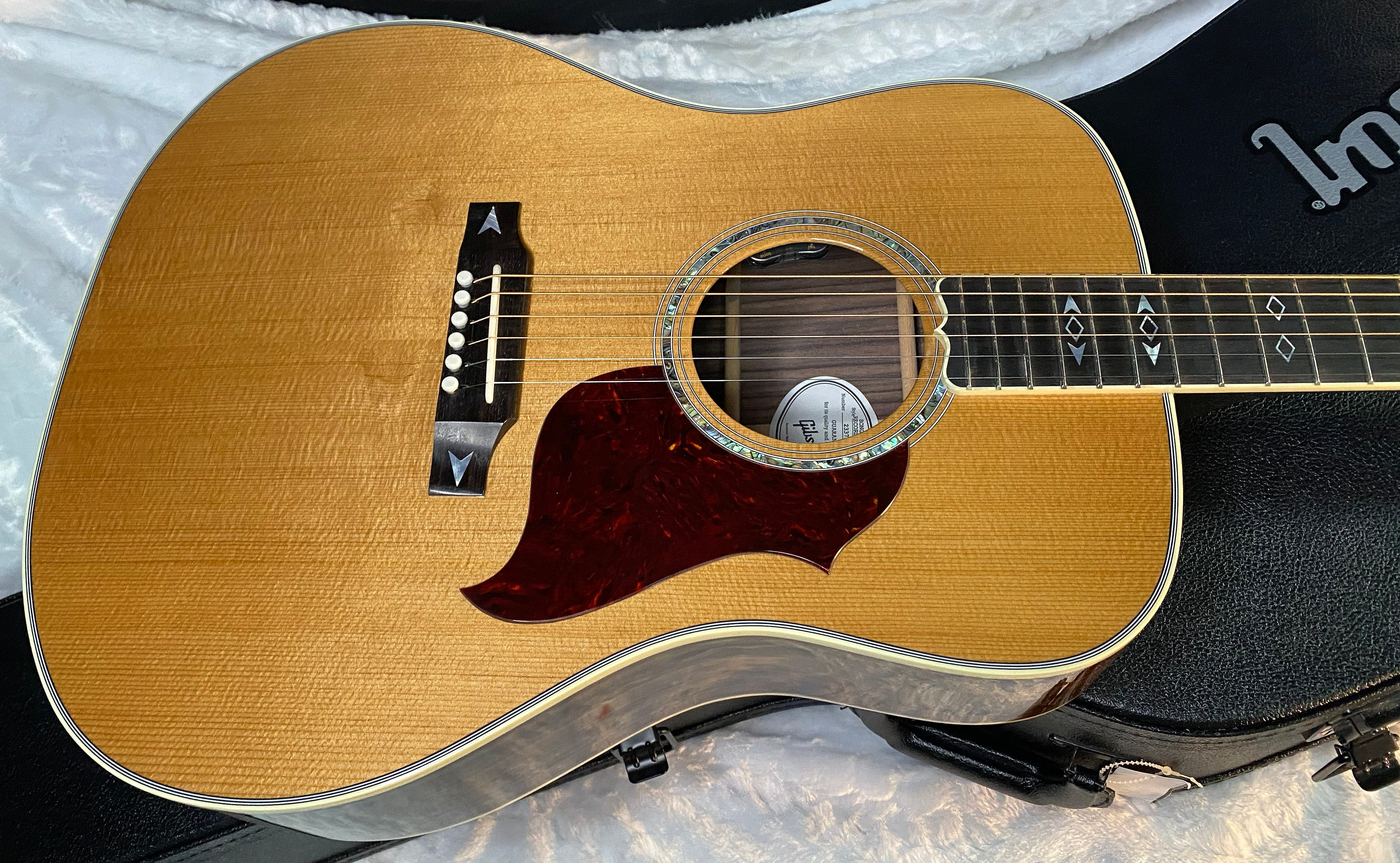 NEW! Gibson Acoustic Songwriter Recording Artist - Acoustic-Electric Guitar - 4.75lbs - Antique Natural - Authorized Dealer - G06635