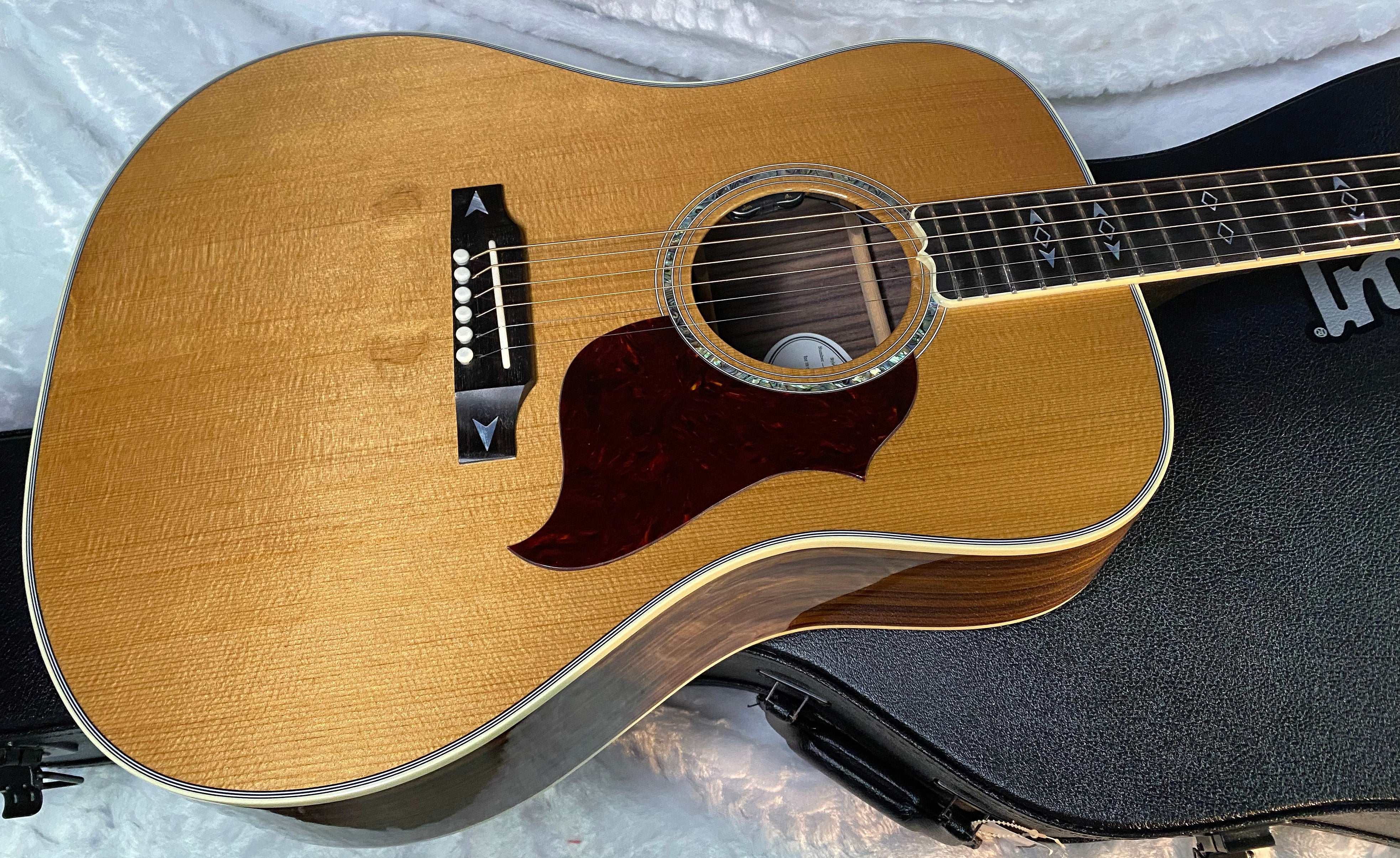 NEW! Gibson Acoustic Songwriter Recording Artist - Acoustic-Electric Guitar - 4.75lbs - Antique Natural - Authorized Dealer - G06635